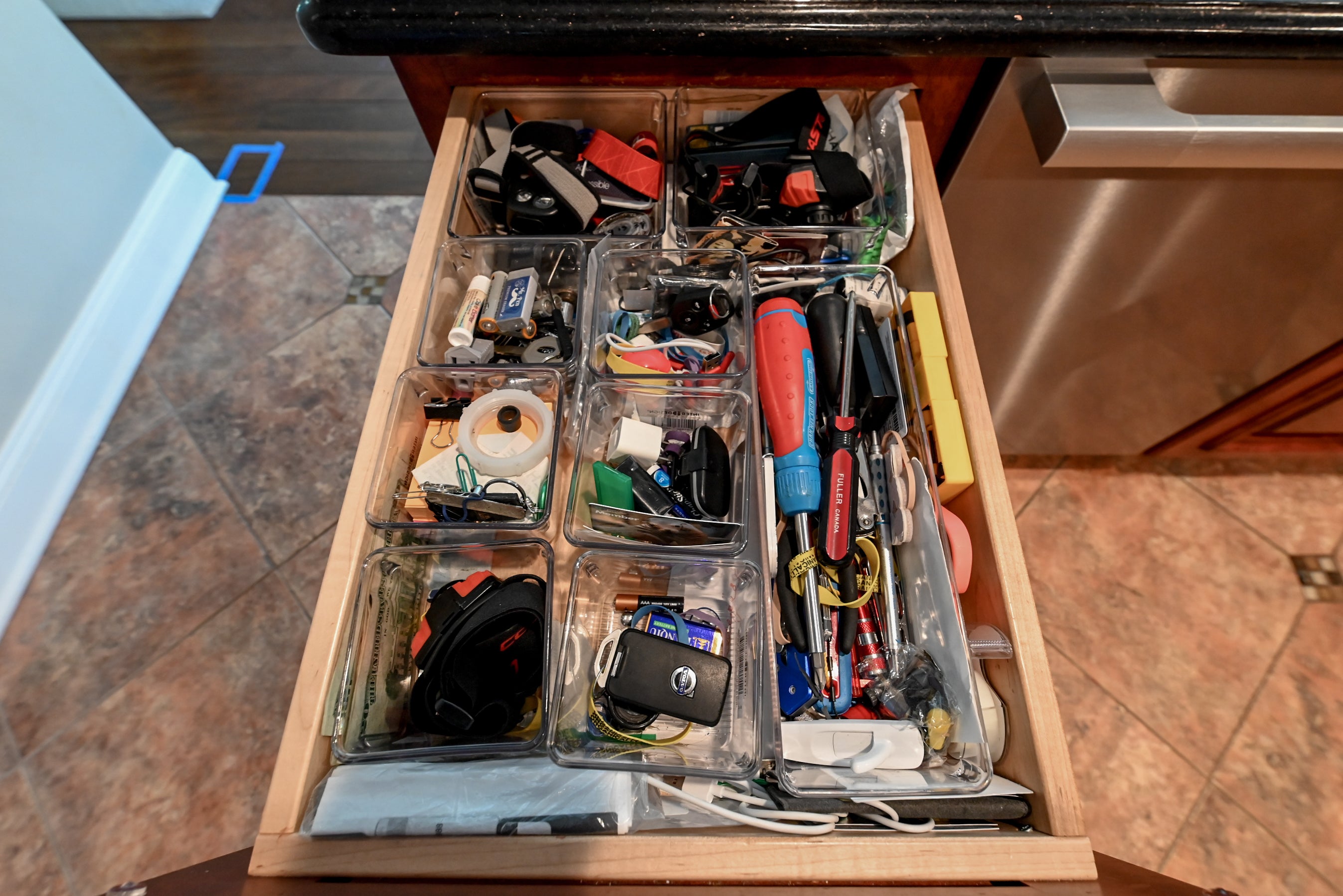 Bertch Apple Caramel Traditional Pre-Owned Kitchen