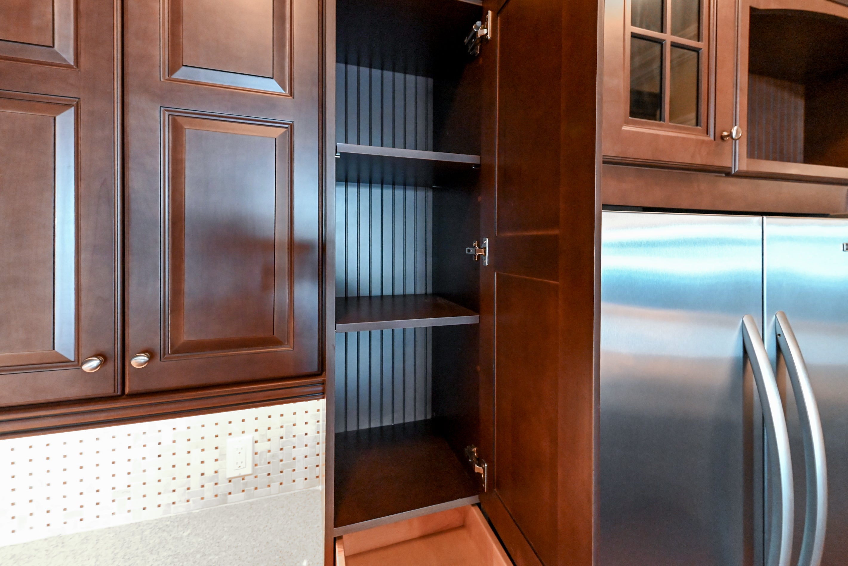 Chocolate European Coffee Traditional Pre-Owned Kitchen W/ Dry Bar