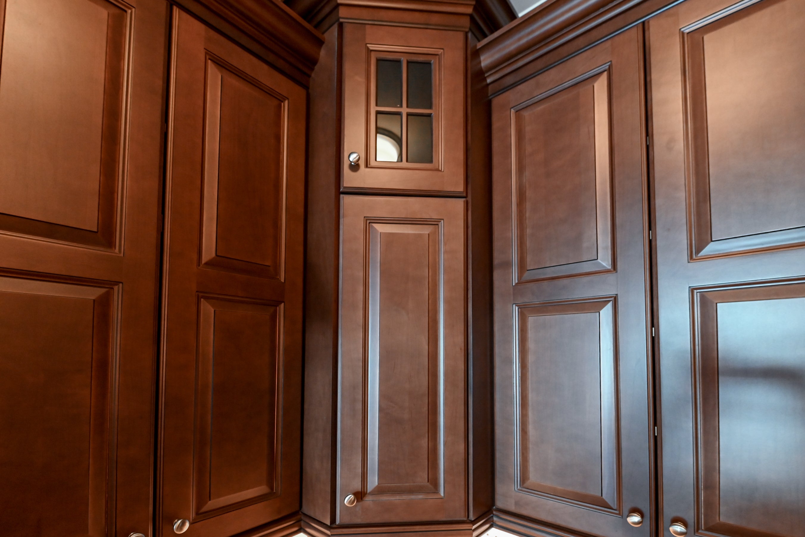 Chocolate European Coffee Traditional Pre-Owned Kitchen W/ Dry Bar