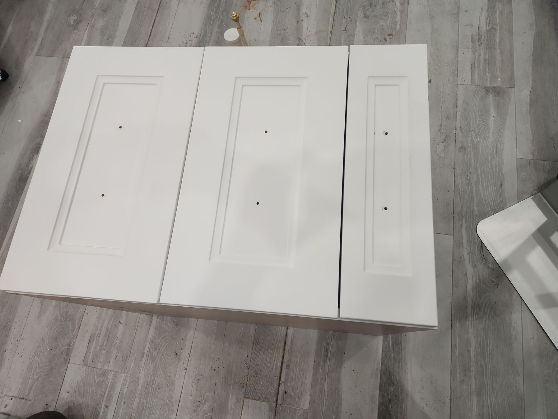 Irpinia Transitional White Kitchen | Quartz Island & Miele Appliances