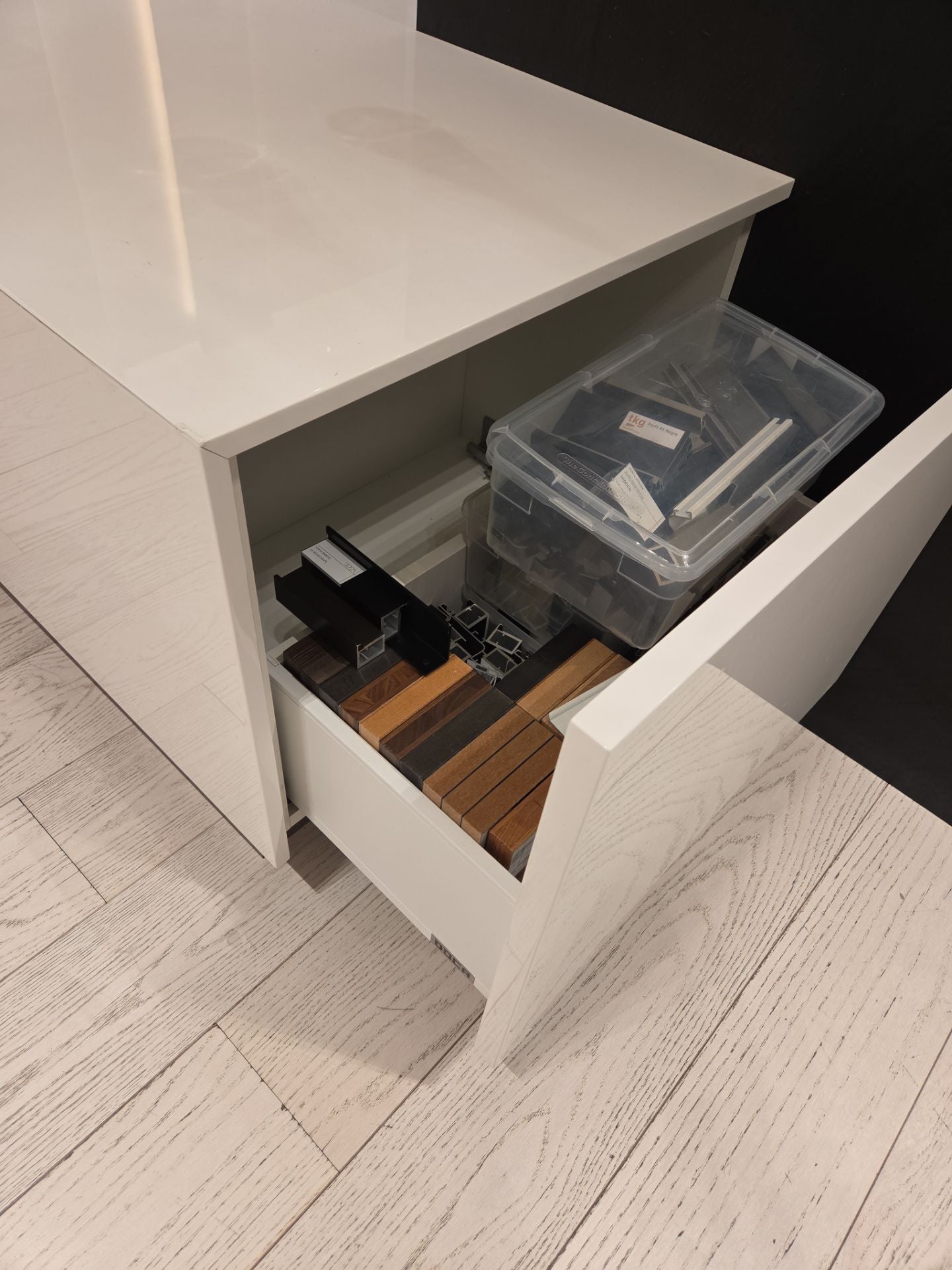 DOCA Modern Wood Veneer Black Kitchen with Island & Appliances