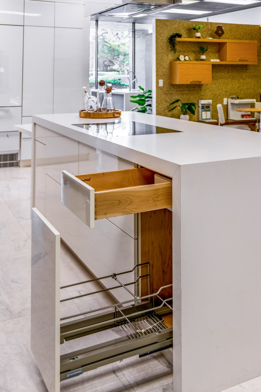 Wood-Mode Modern Gloss White & Natural Stain Kitchen with Island & Appliances