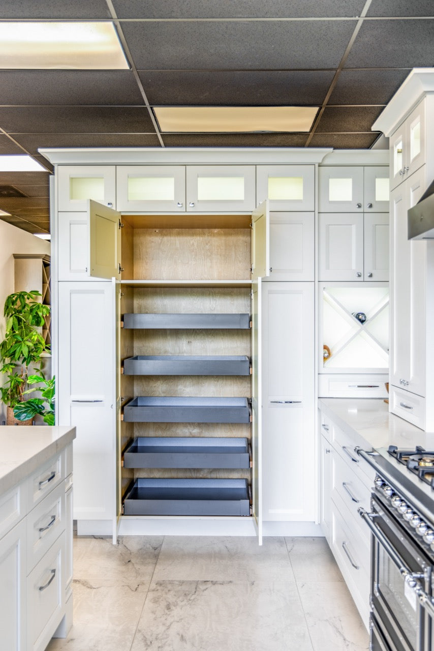 Bellmont Transitional White Kitchen with Island & Bertazzoni Appliances