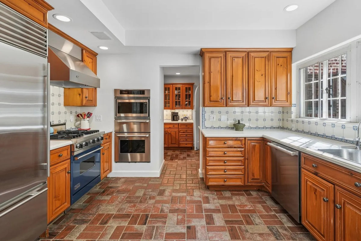 Wood-Mode traditional classic craftsman kitchen with professional appliances