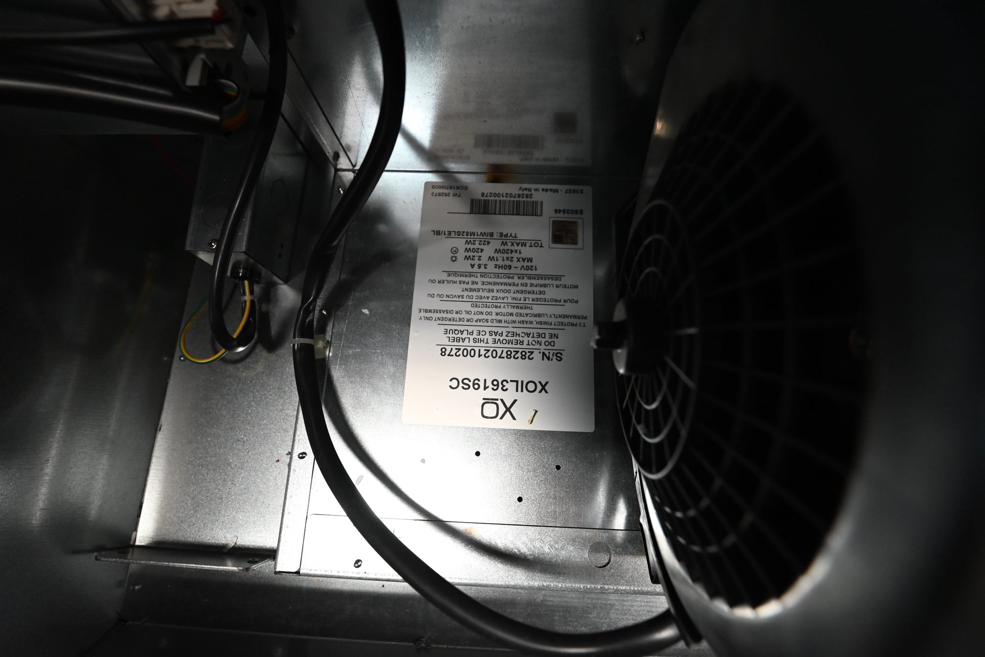 XO custom range hood liner insert combo with LED lighting and 600 CFM blower