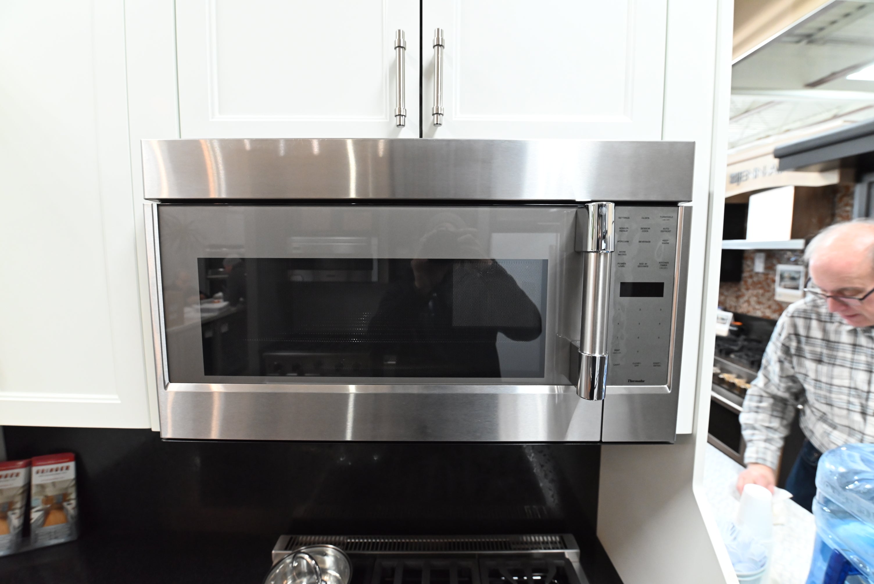 Thermador MU30WSU Professional 30 inch over the range microwave front view stainless steel