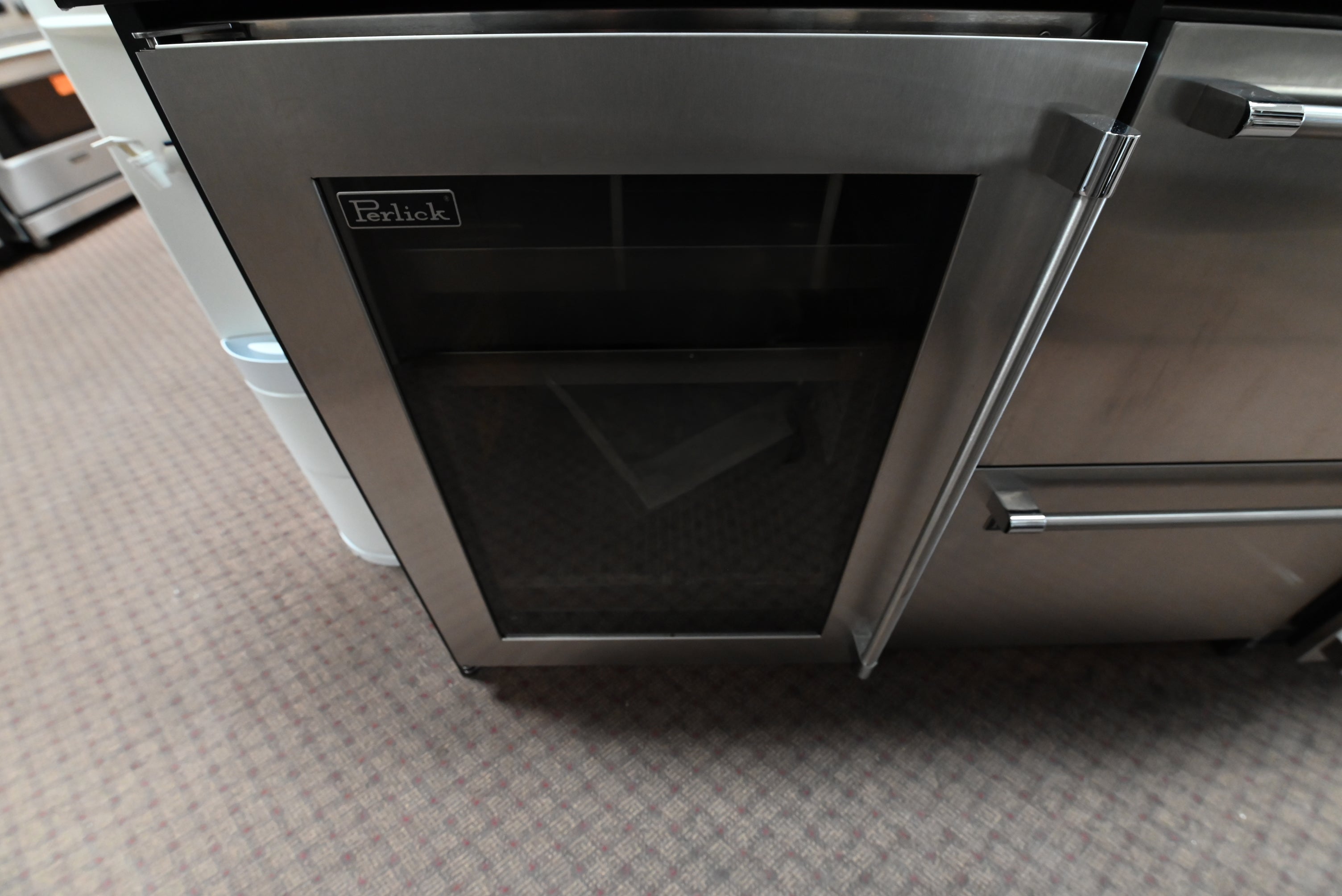 Perlick 24 inch Signature Series undercounter beverage center HP24BS33L