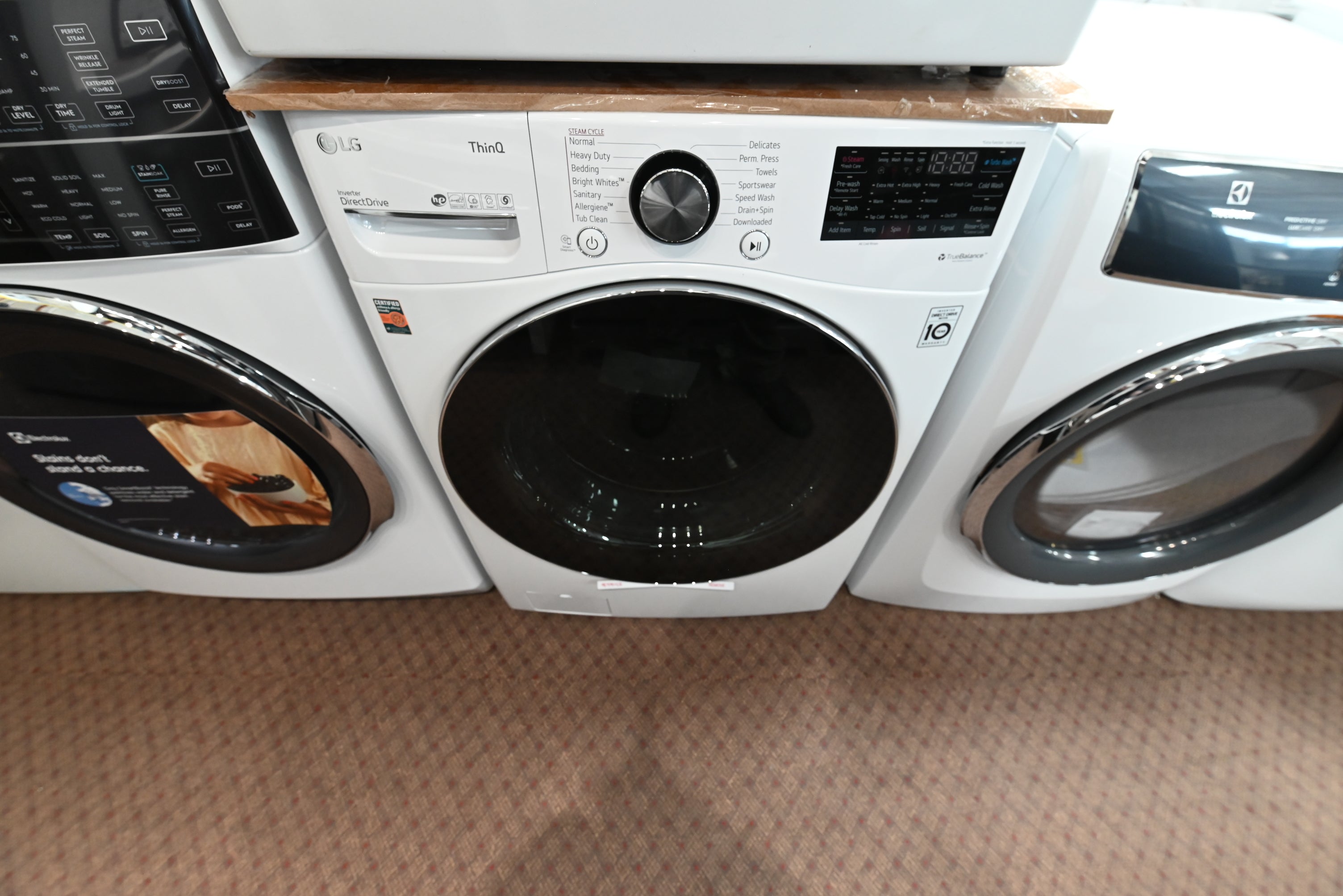 LG WM4200HWA 4200 Series 27 inch smart front load washer front view smooth white finish