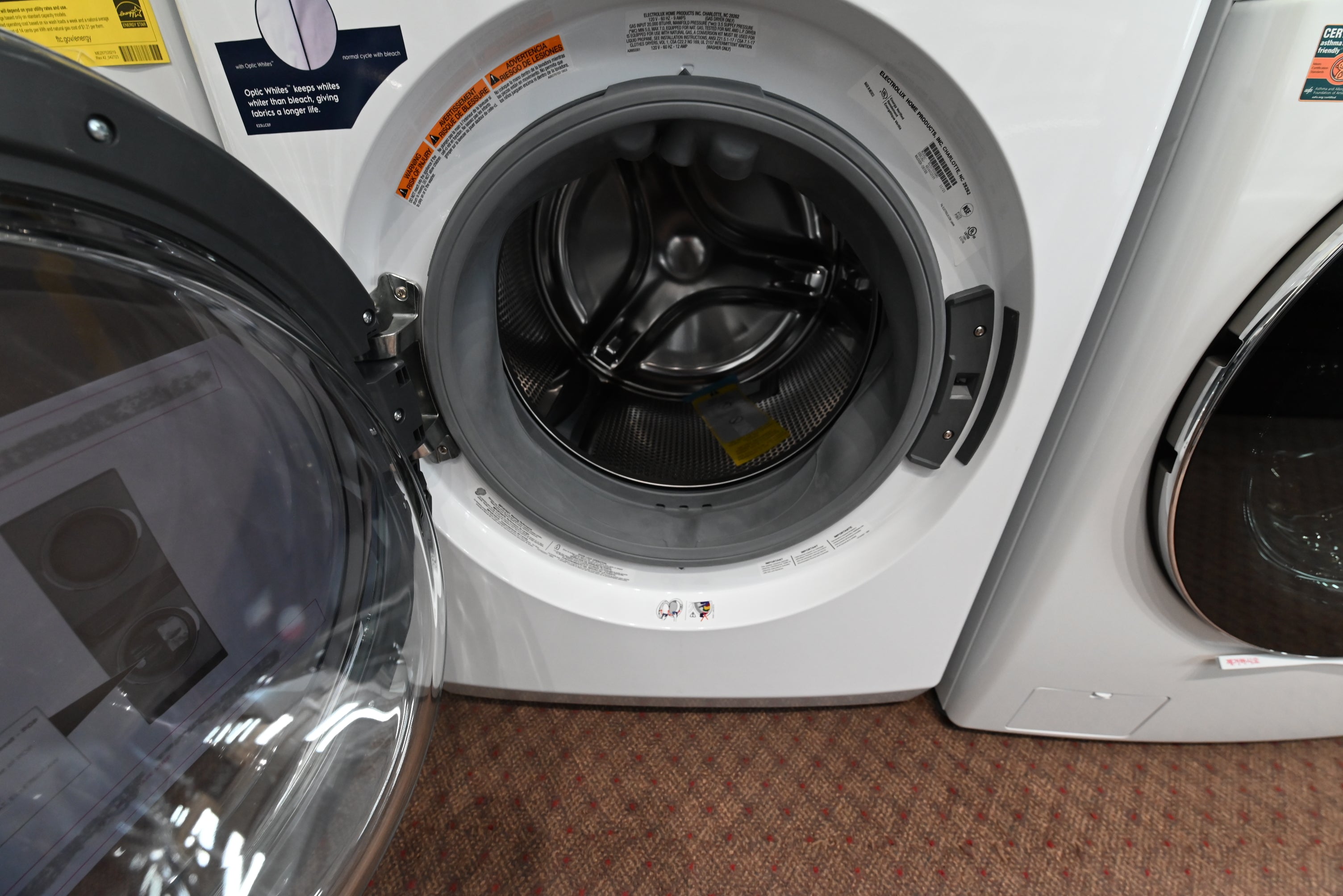Electrolux ELTG7600AW 27" White Washer & Gas Dryer Laundry Tower