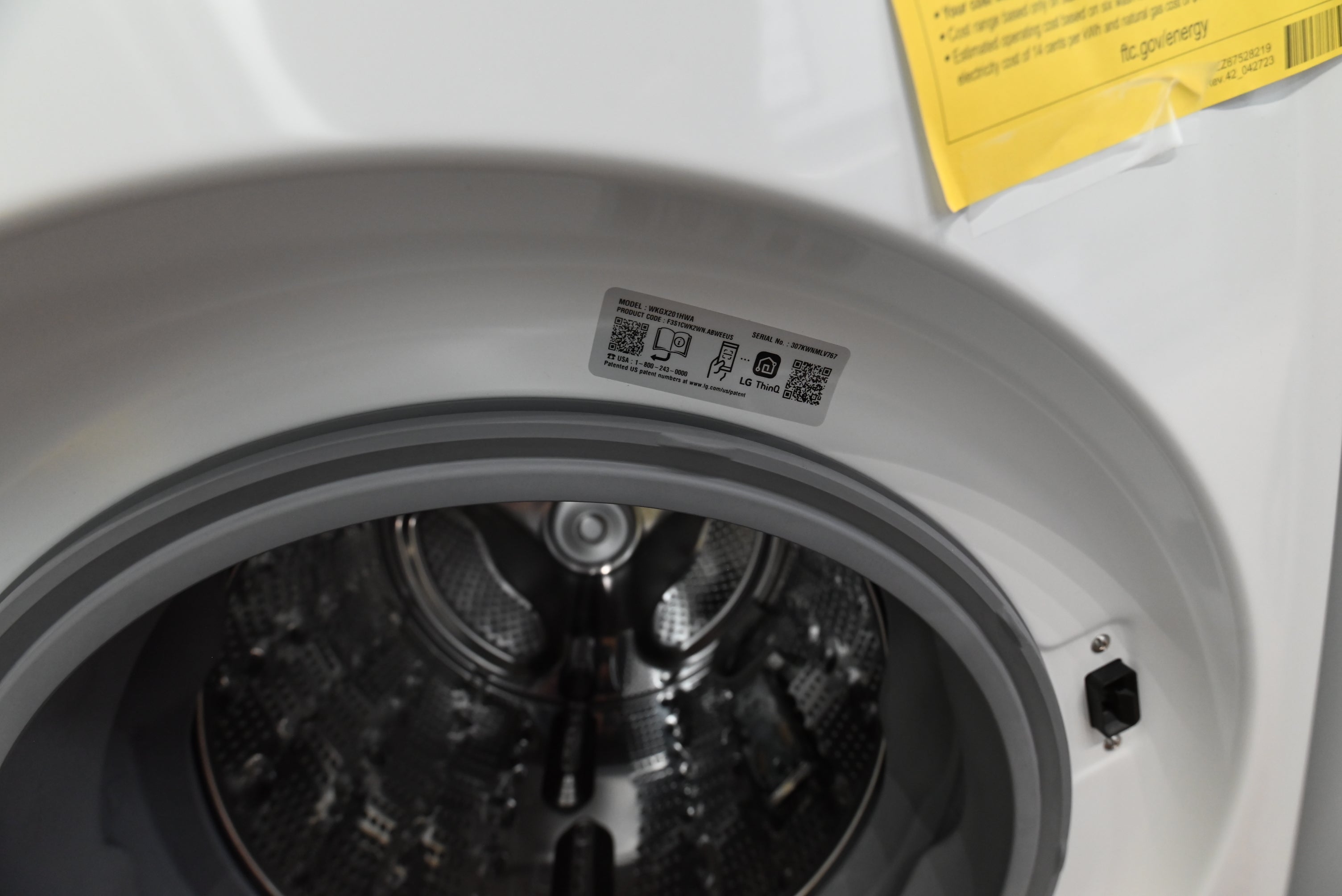 LG WKGX201HWA 27" White Single Unit Front Load WashTower