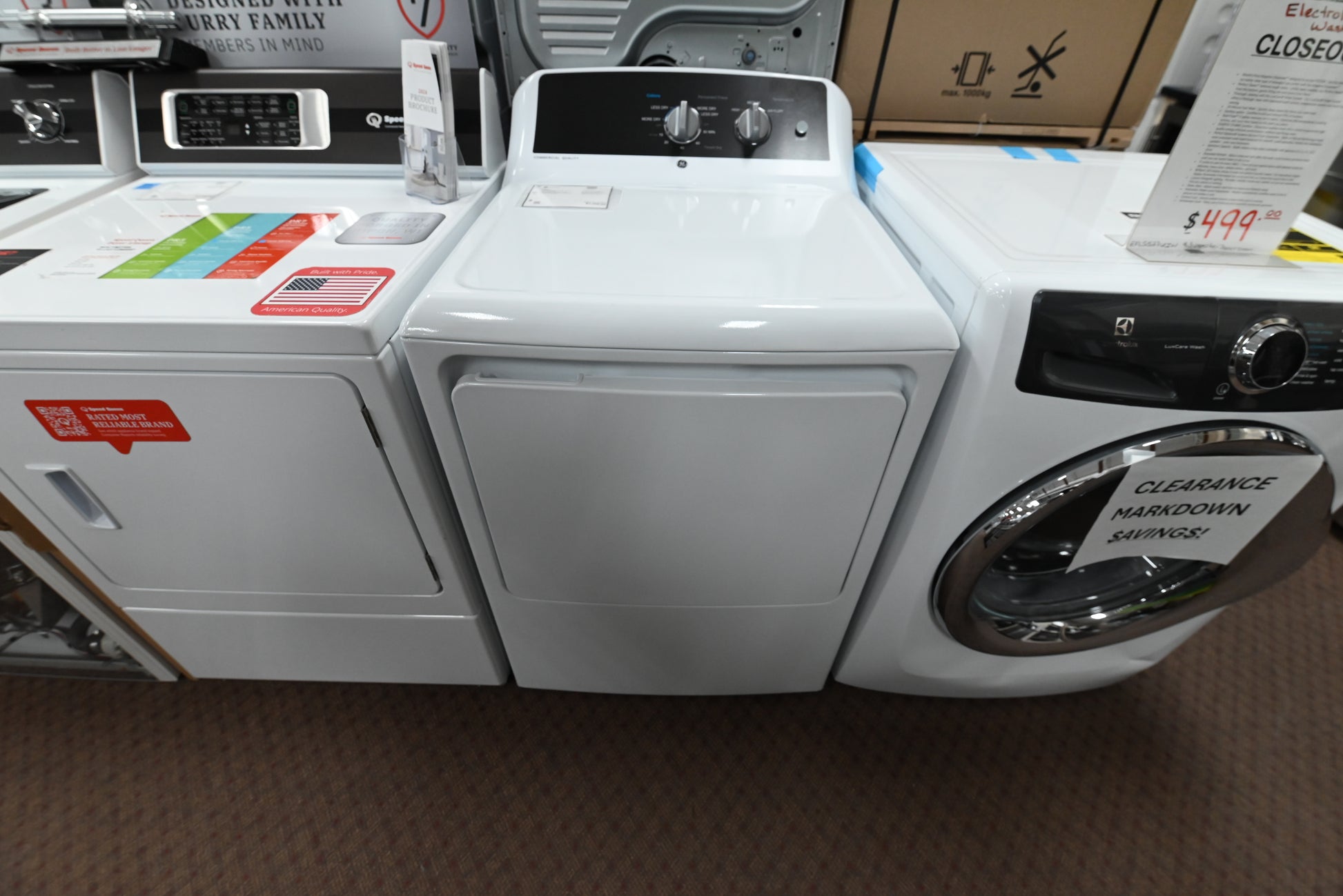 GE 6.2 cu ft capacity gas dryer GTX52GASPWB in white with top control panel