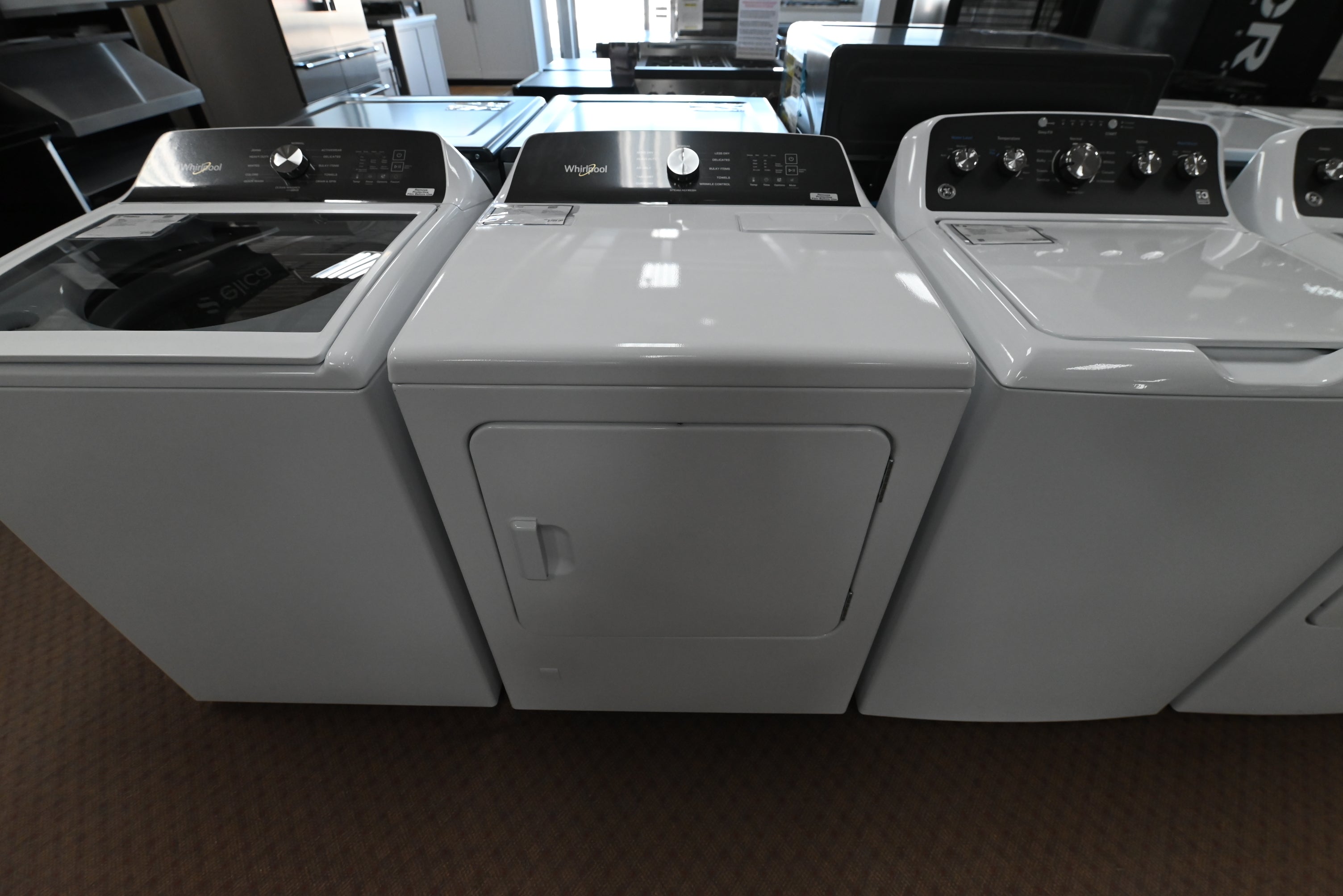 Whirlpool 7.0 cu ft gas dryer WGD5050LW in white with top control panel