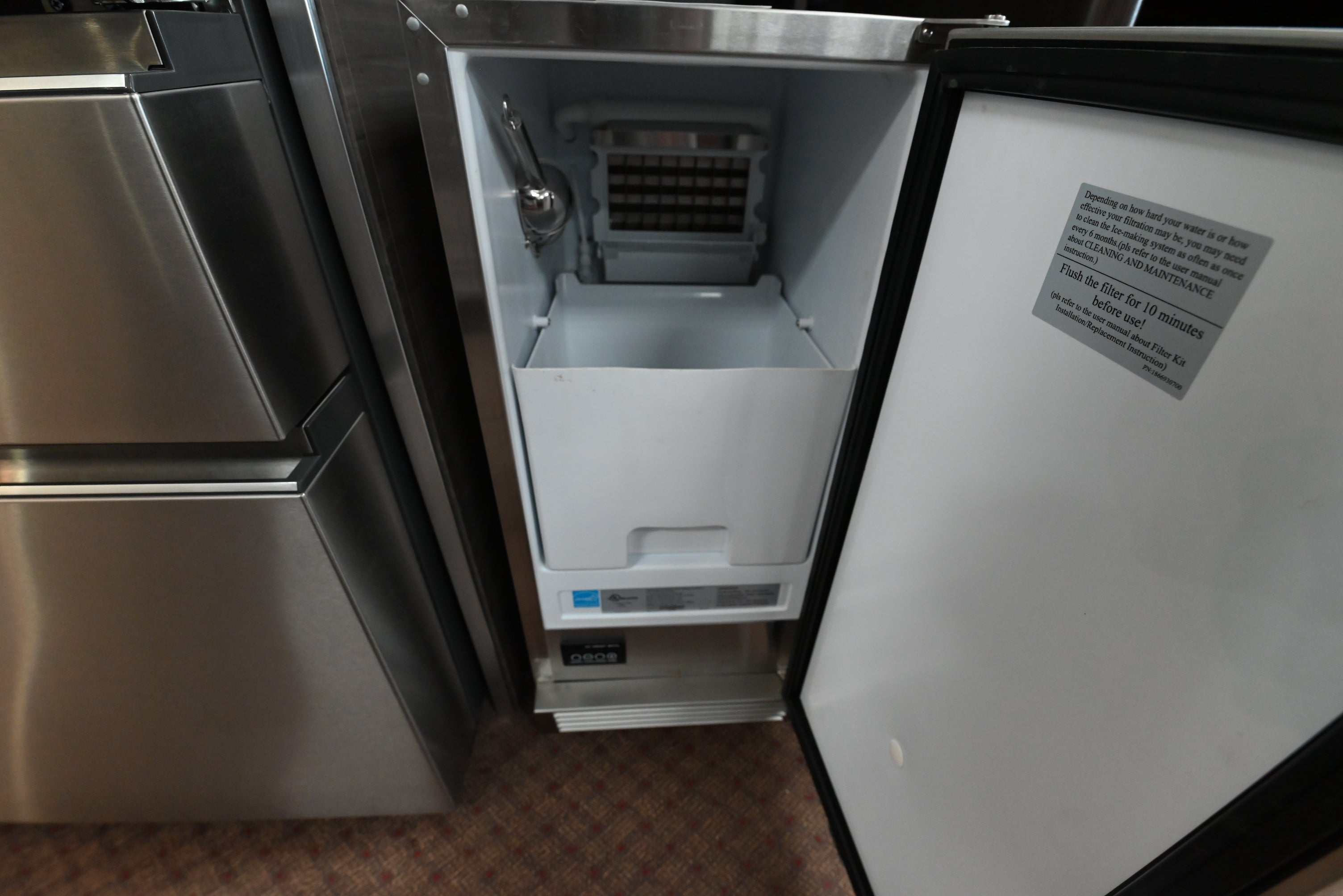 Luxury weather-resistant built-in undercounter ice machine for outdoor kitchens