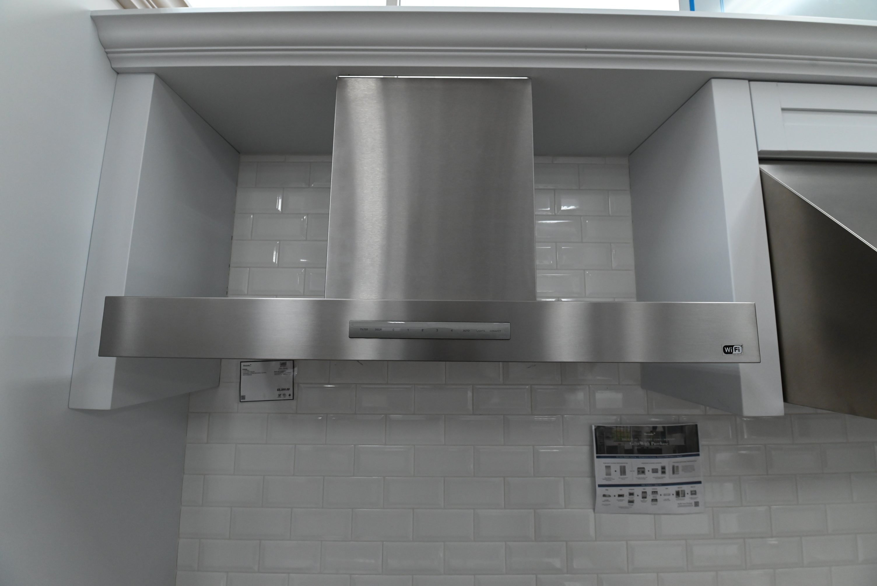 Thermador HDDB36WS Masterpiece 36 inch low profile drawer chimney wall hood front view stainless steel