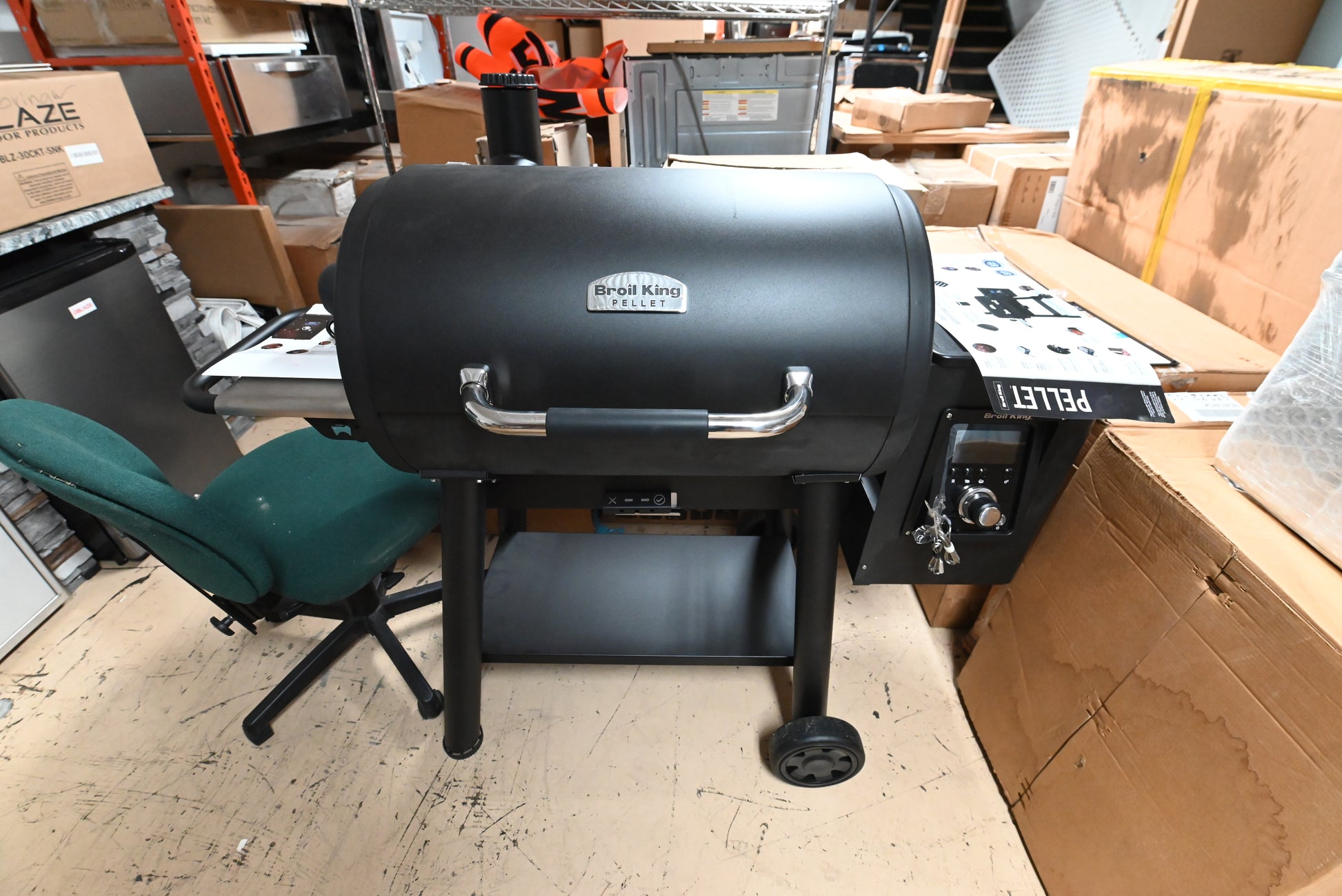 Broil King BK496051 Regal Pellet 500 freestanding smart wood pellet grill front view in black