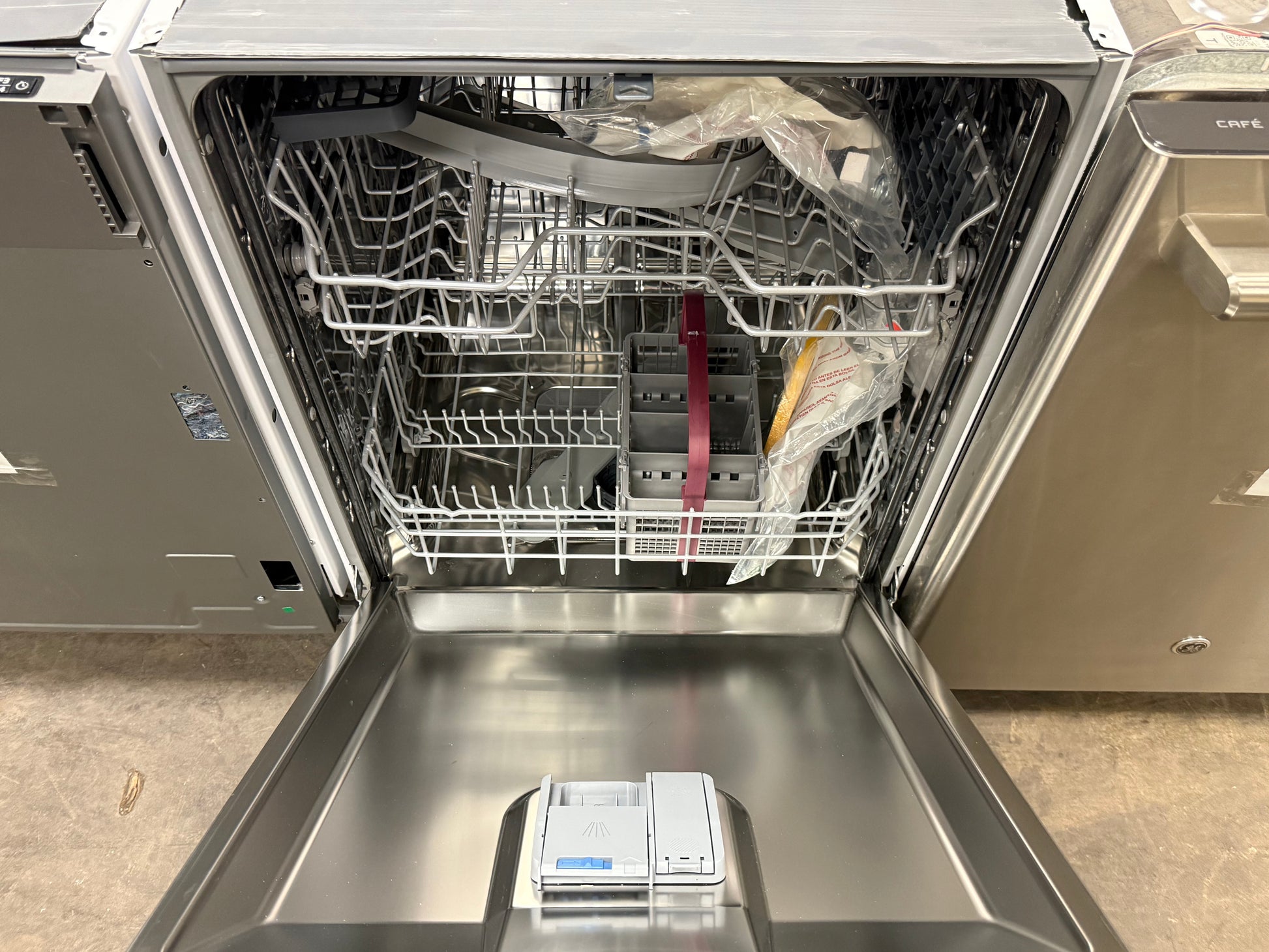 Blomberg DWT 51600 FBI 24" Panel Ready Dishwasher, Open Box
