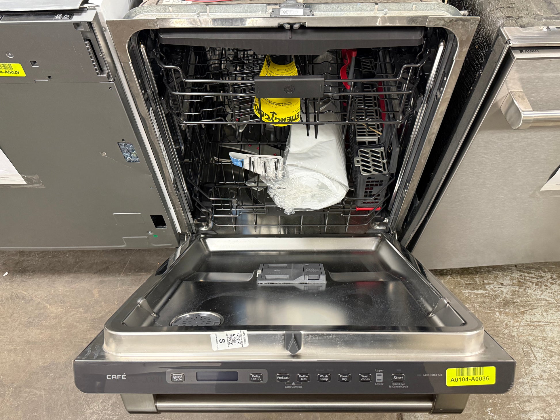 GE Café CDT865SSJSS 24" Stainless Steel Dishwasher