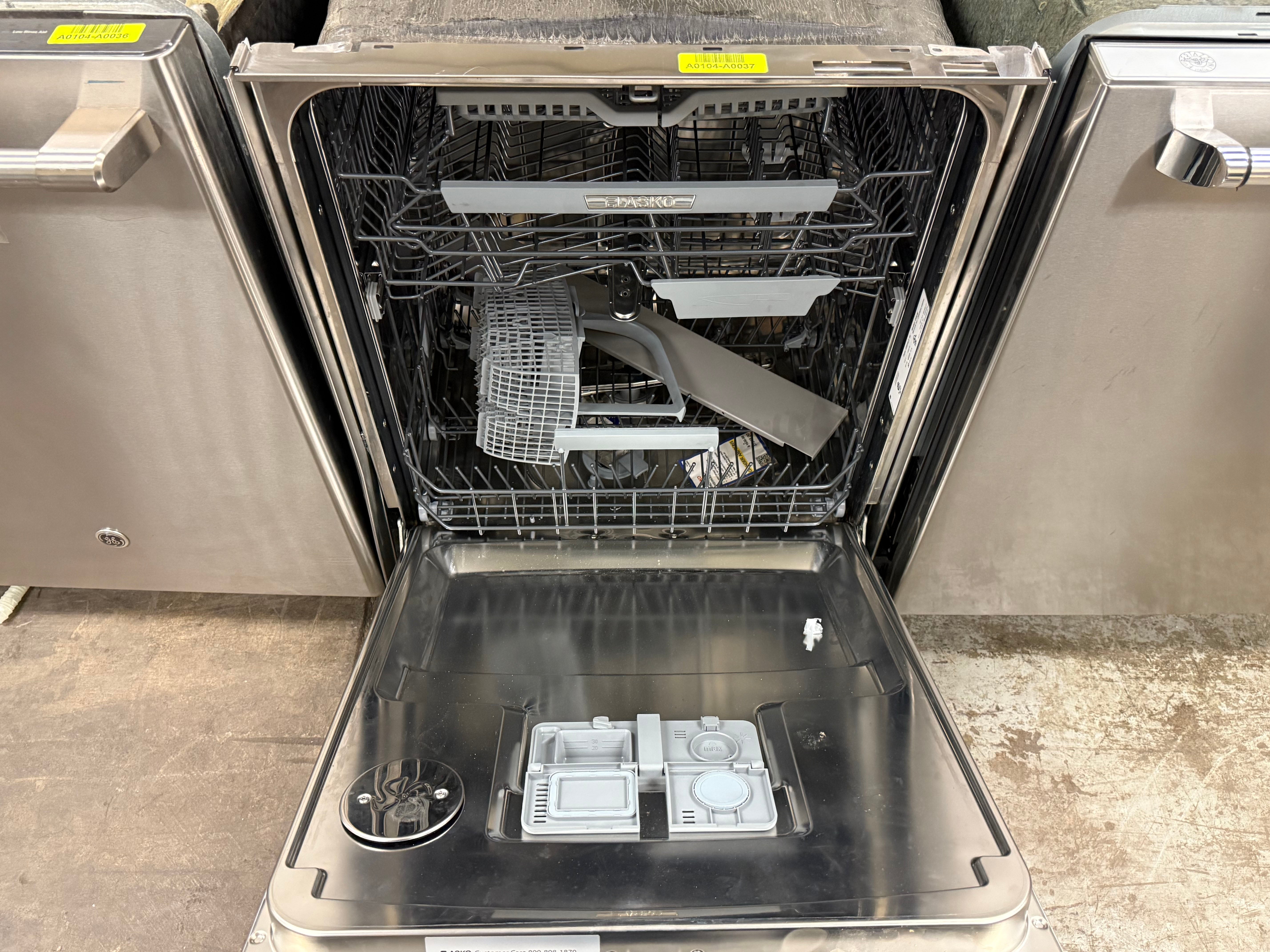 Asko XL Series D5636XLHS/PH Series 24" Stainless Steel Dishwasher, ADA Compliant, Open Box