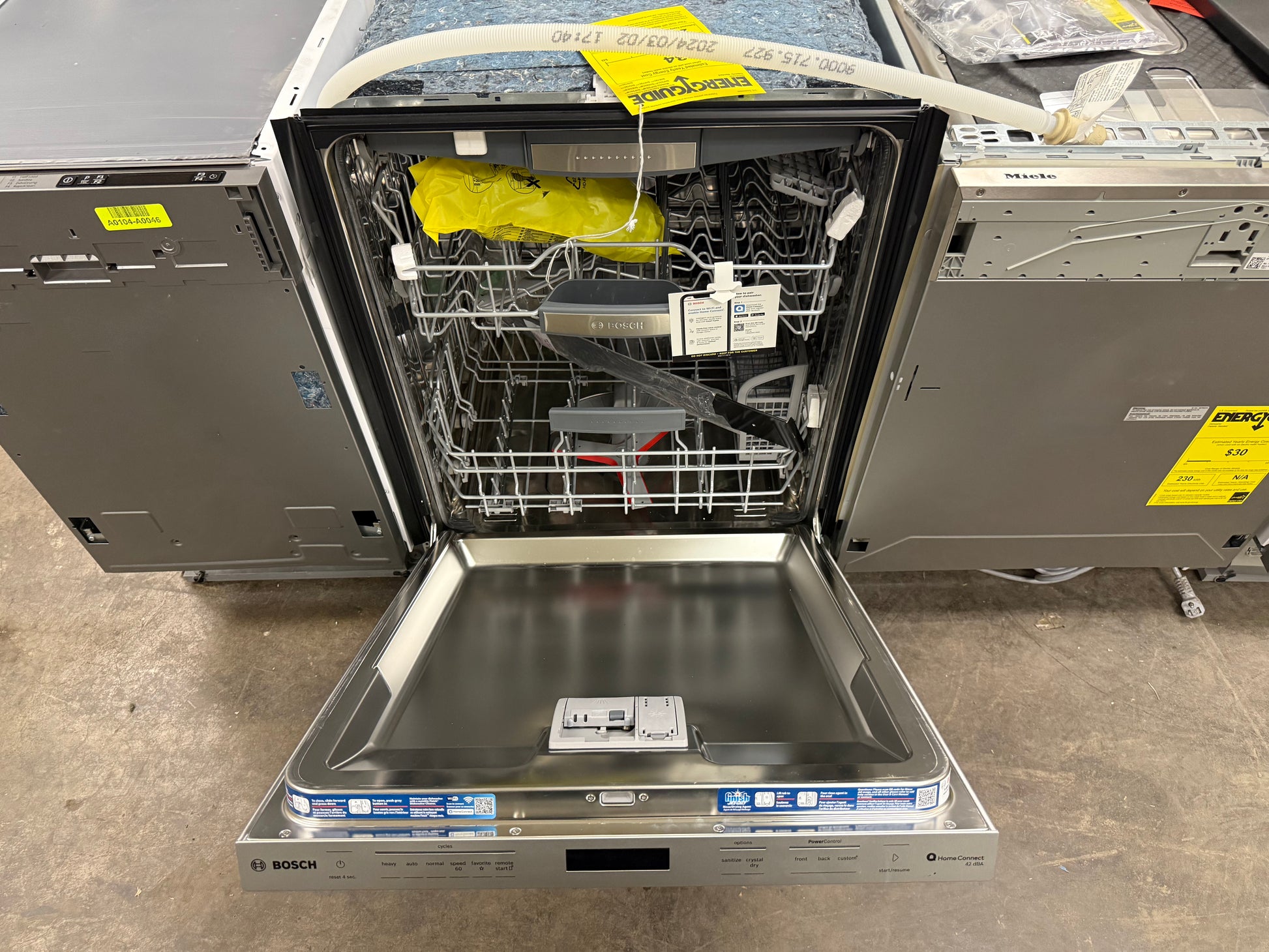 Bosch 800 Series SHP78CM5N 24" Stainless Steel Dishwasher