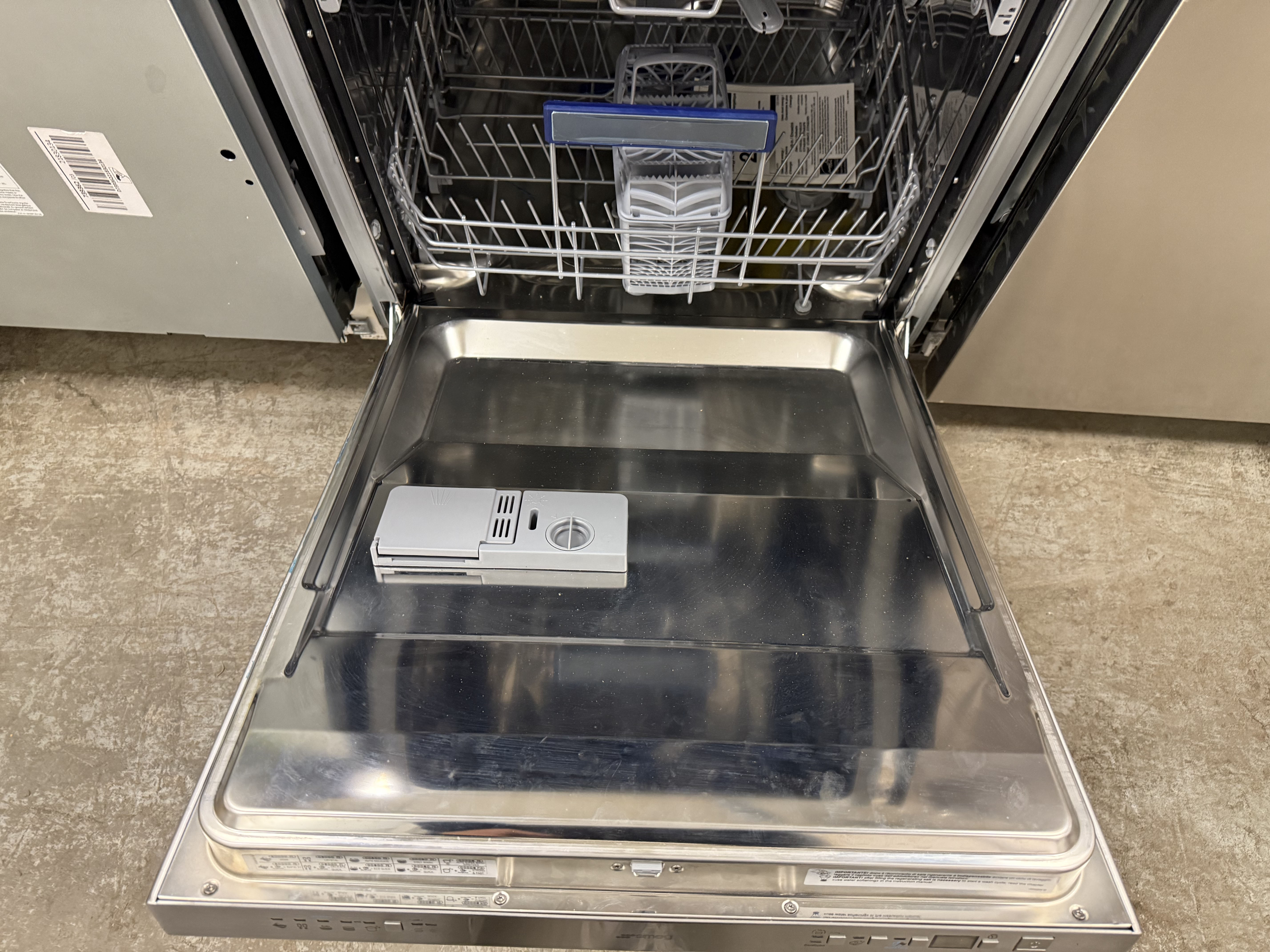 Smeg STU8647X 24" Stainless Steel Dishwasher