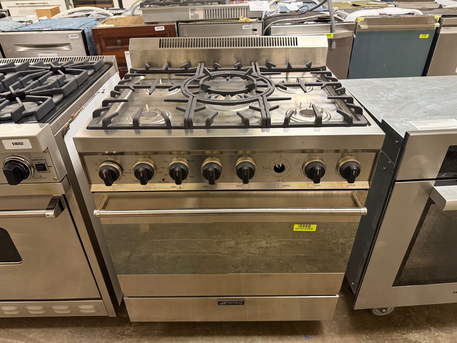 Smeg C30GGXU1 30" Stainless Steel Freestanding Gas Range