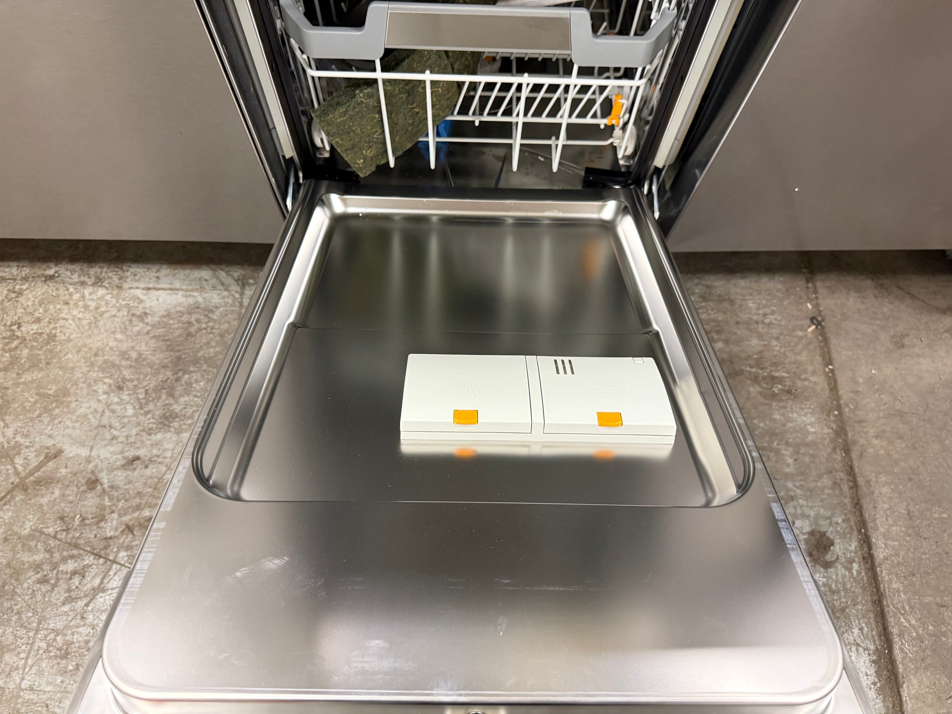 Miele G 5000 Series G 5892 SCVI SL 18" Panel Ready Built-In Smart Dishwasher