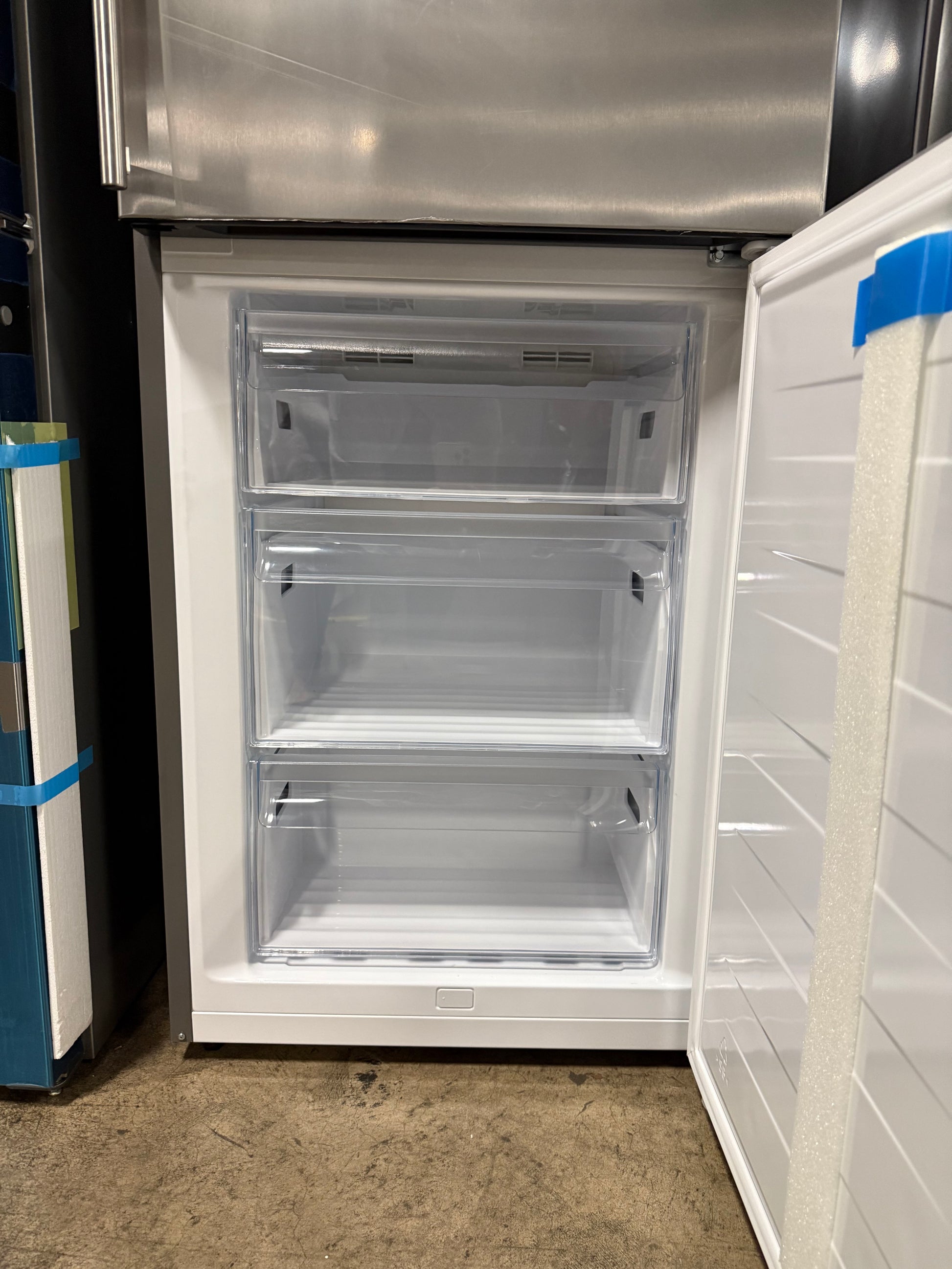 Smeg FC20UXDNE 24" Stainless Steel Freestanding Bottom Mount Refrigerator