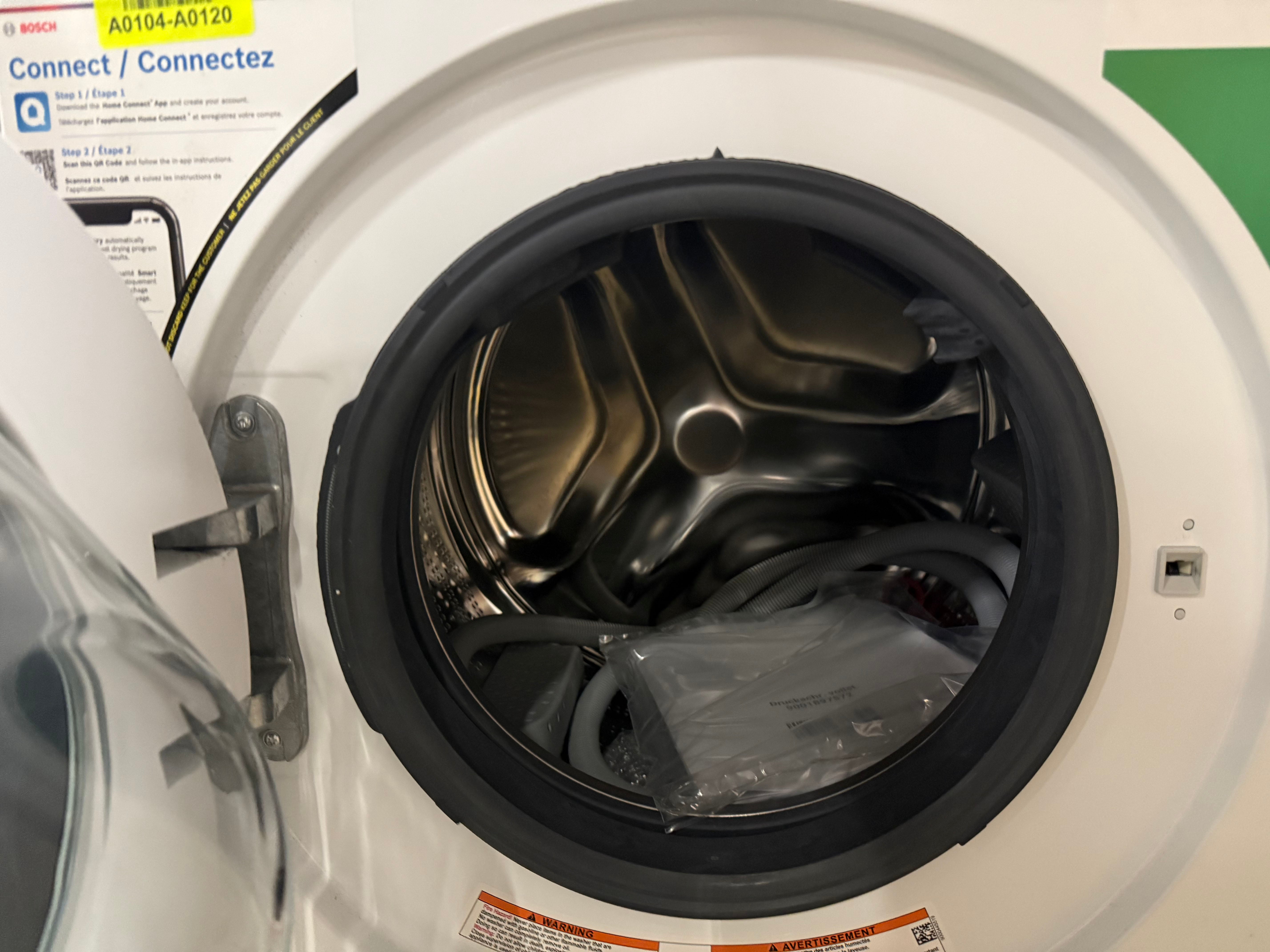 Bosch 500 Series WGB24600UC 24" White Front Load Washer