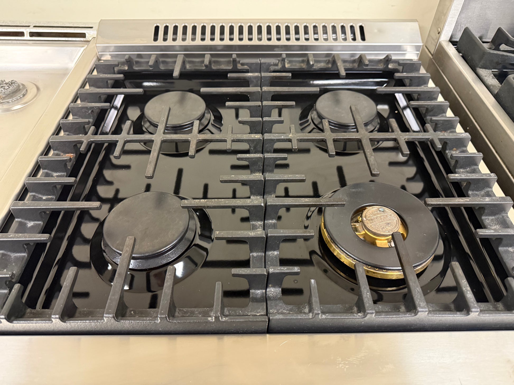 Smeg SPR24UGGX 24" Stainless Steel Freestanding Gas Range