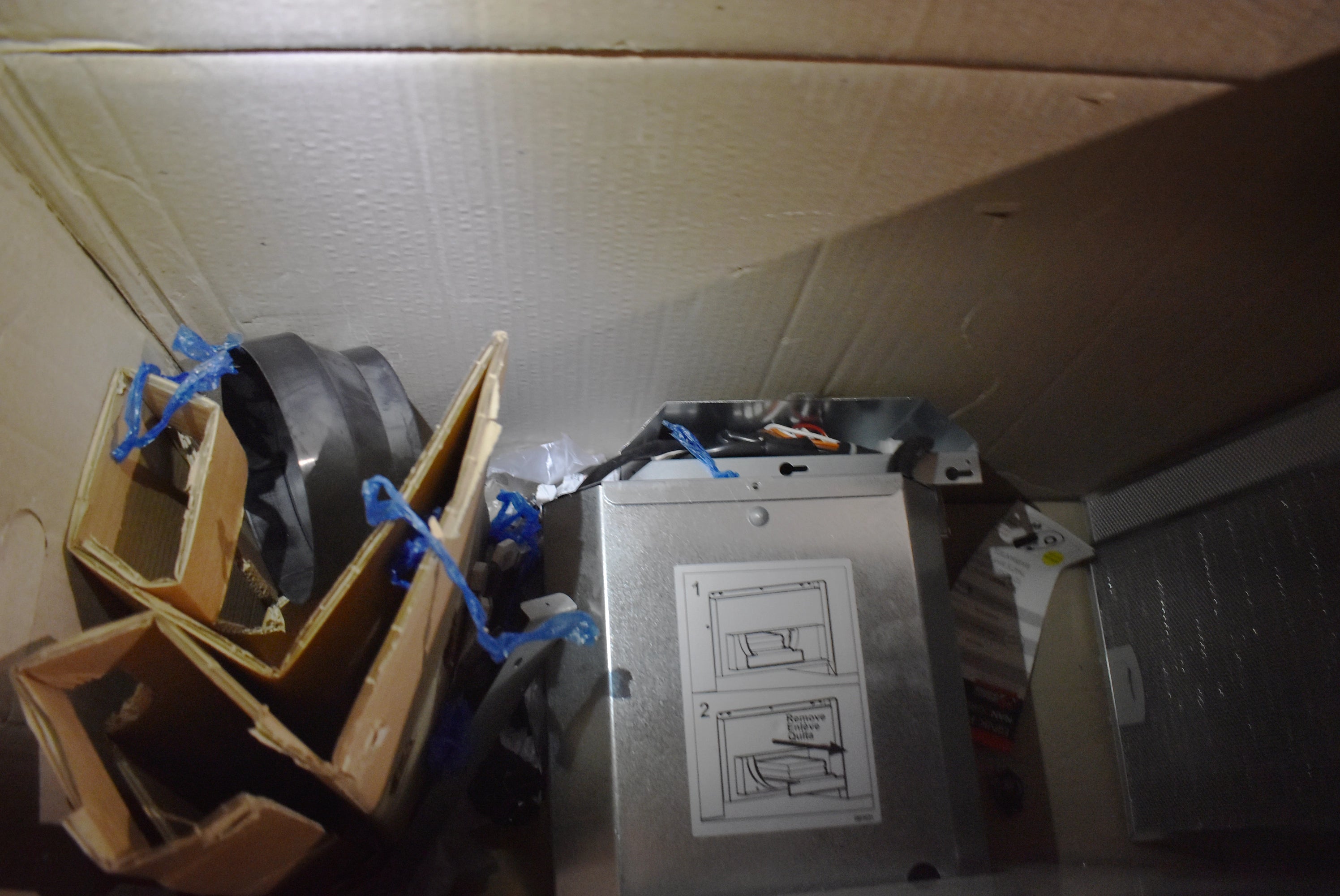 XO XOM30G 30" Stainless Steel Wall Mount Glass Canopy Chimney Hood