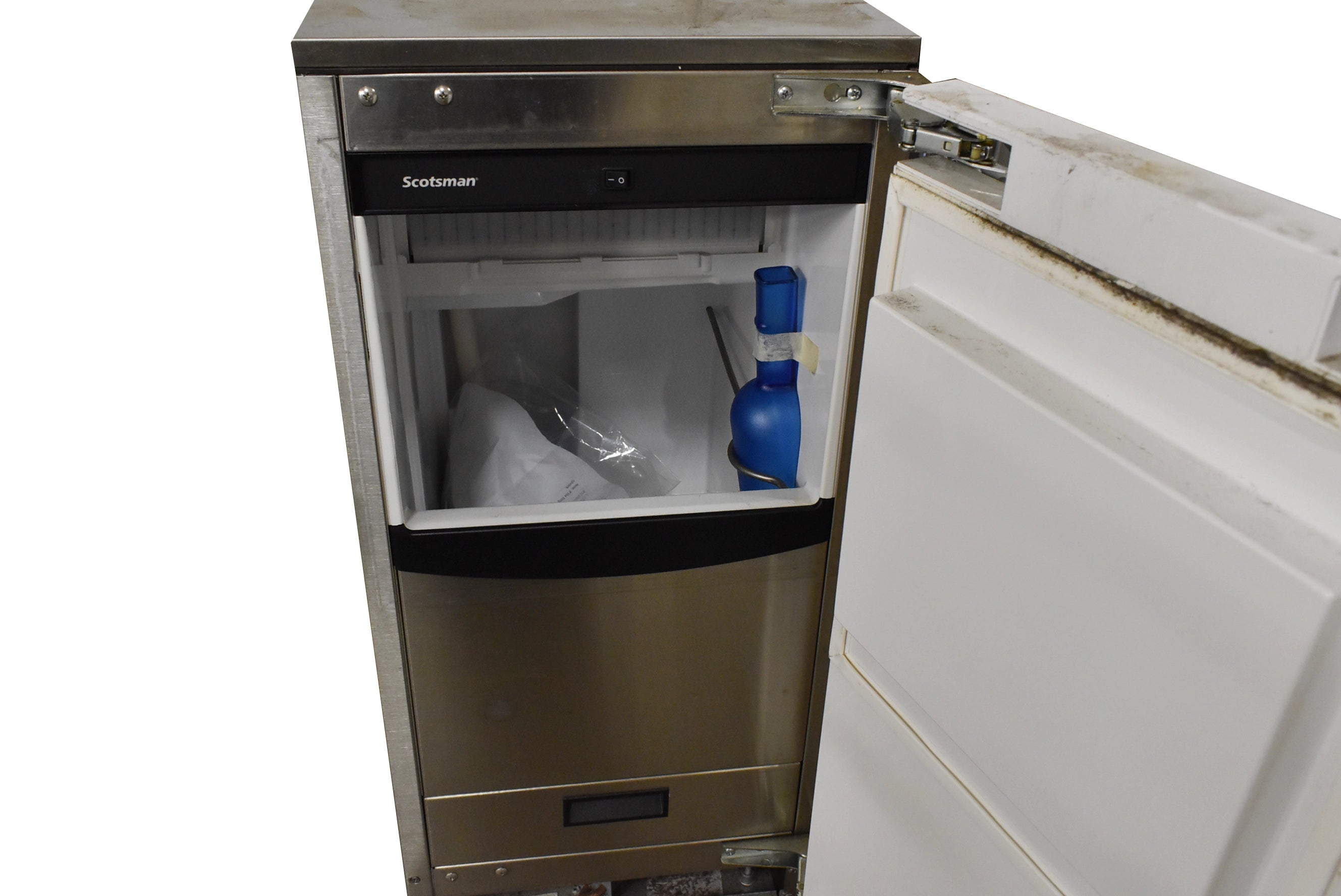 Scotsman SCCG30MA-1SU 15" Panel Ready Undercounter Gourmet Ice Maker