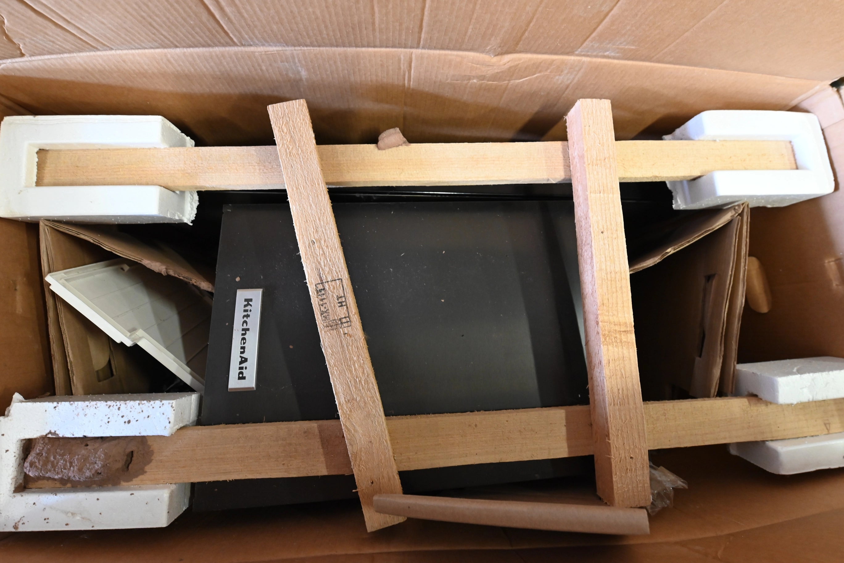 KitchenAid KVWB606DBS 36" Black Stainless Steel Wall Mount Chimney Hood