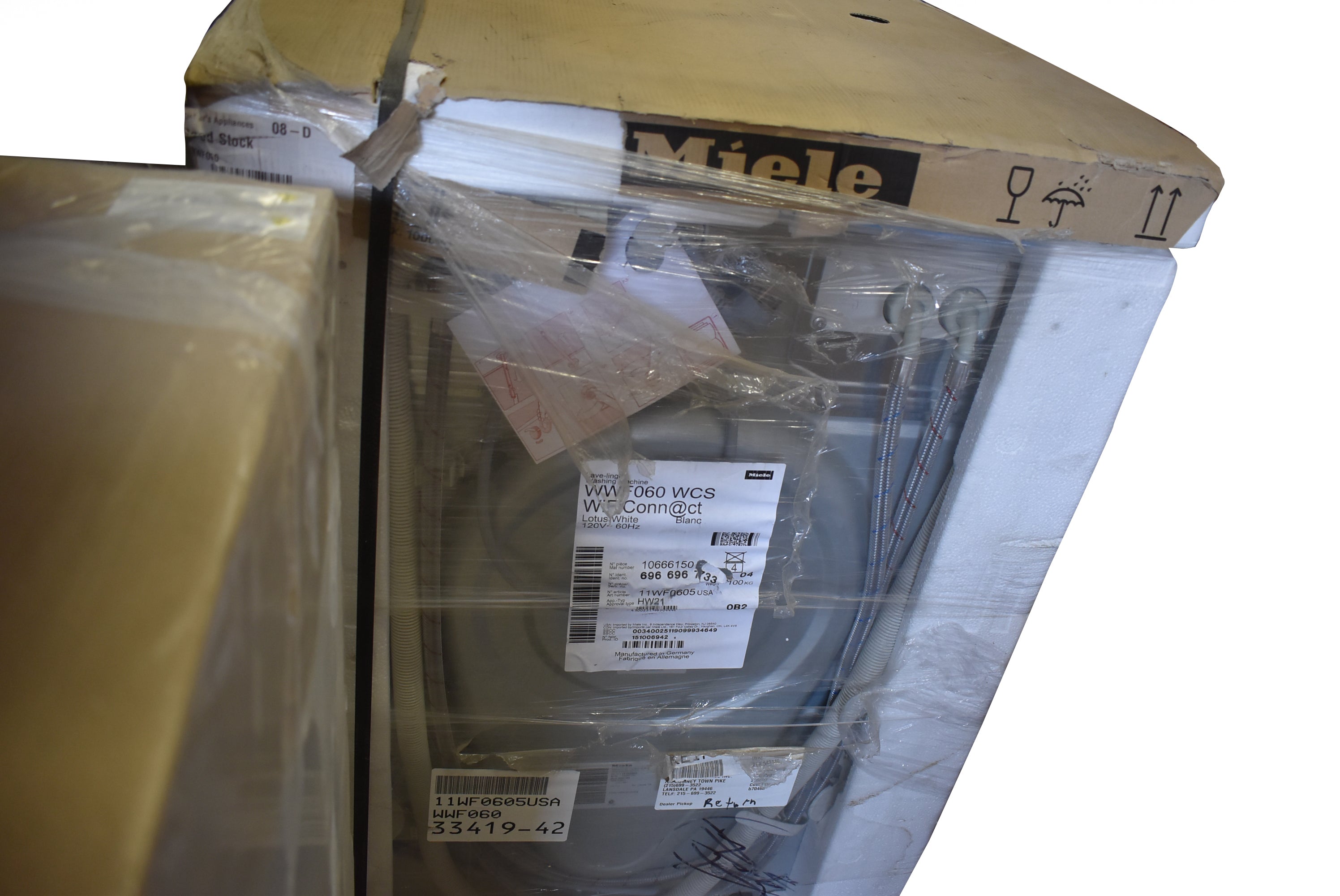 Miele WWF060 24" White Front Load Smart Washer