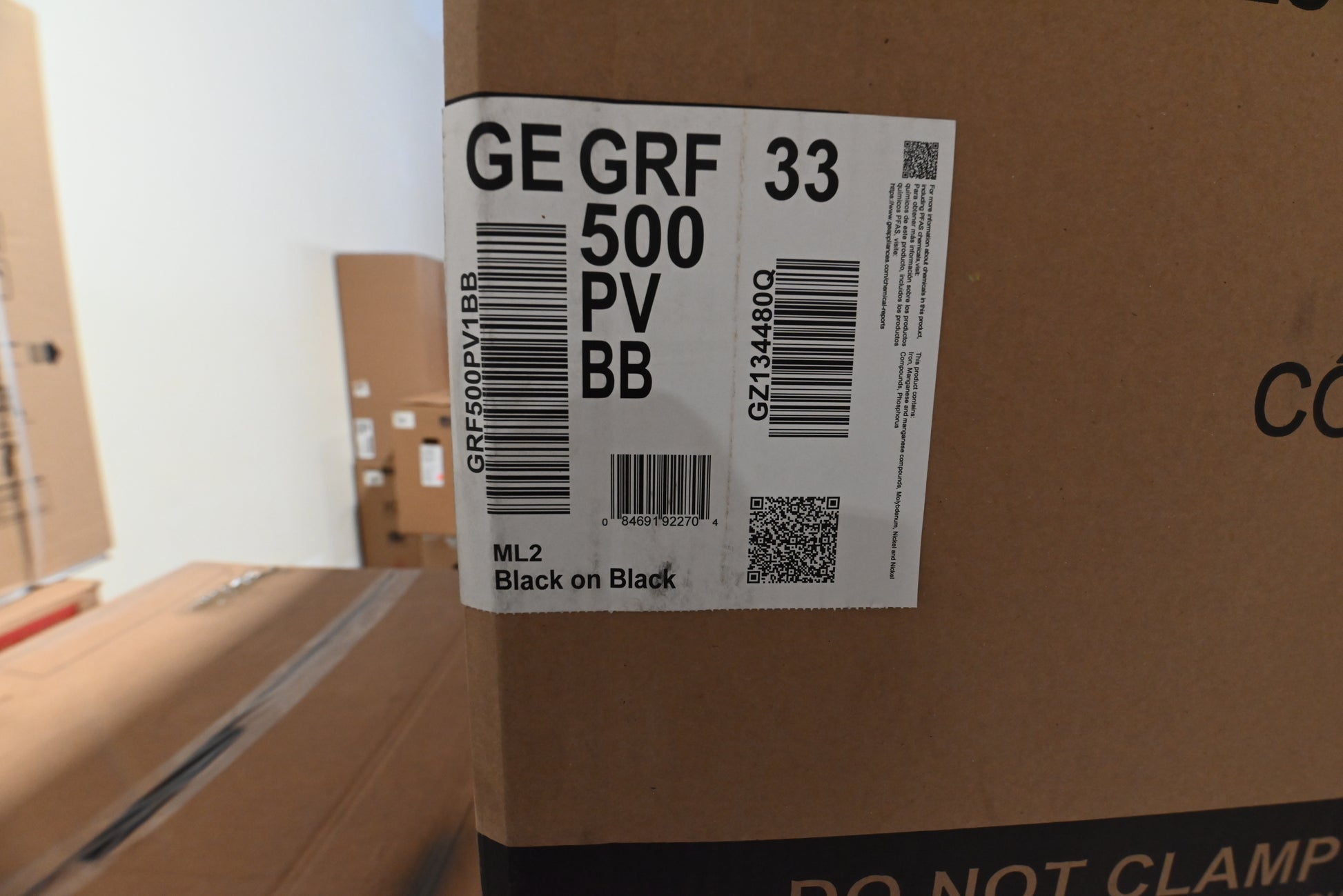 GE 500 Series GRF500PVBB 30" Black Freestanding Smoothtop Electric Range