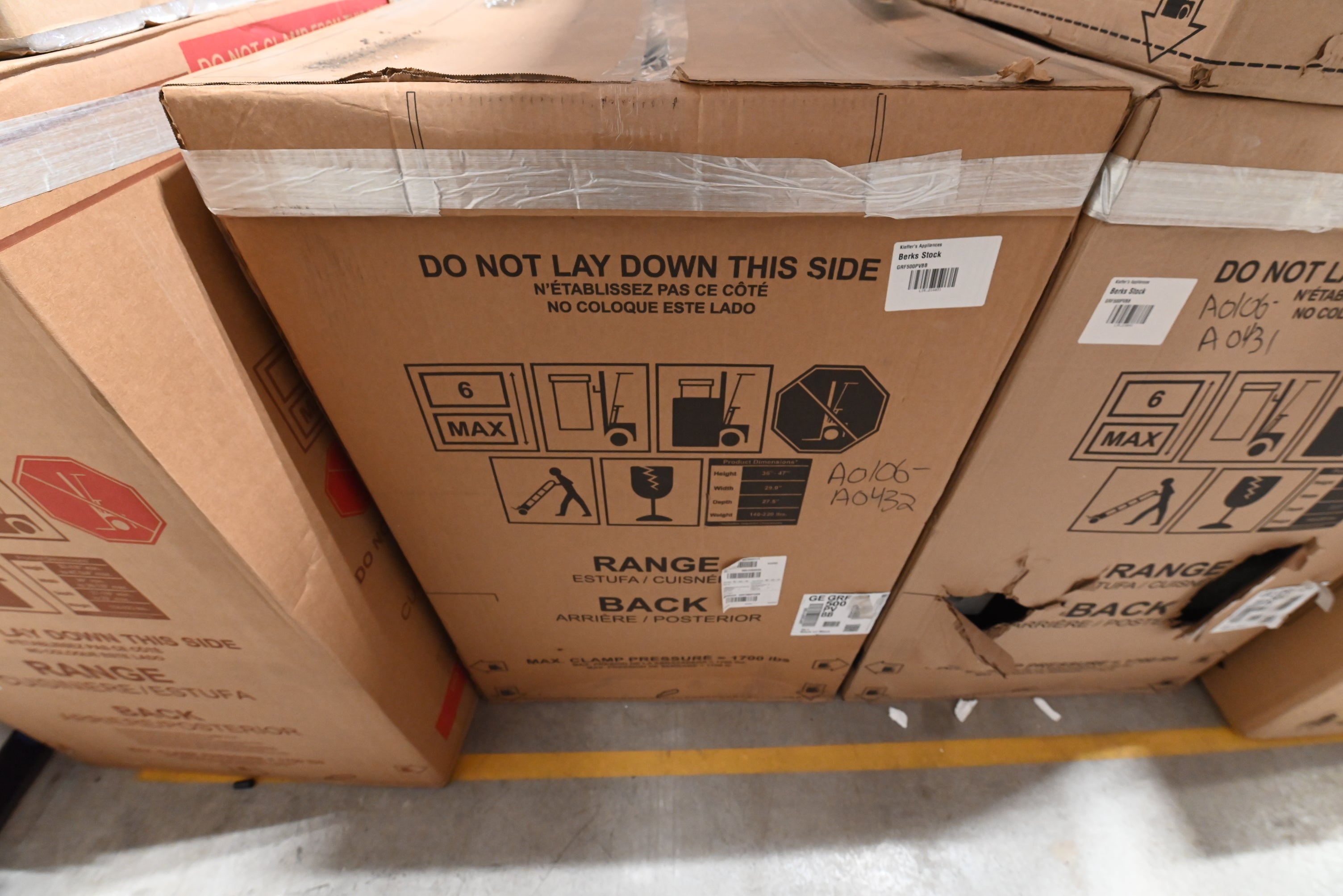 GE 500 Series GRF500PVBB 30" Black Freestanding Smoothtop Electric Range