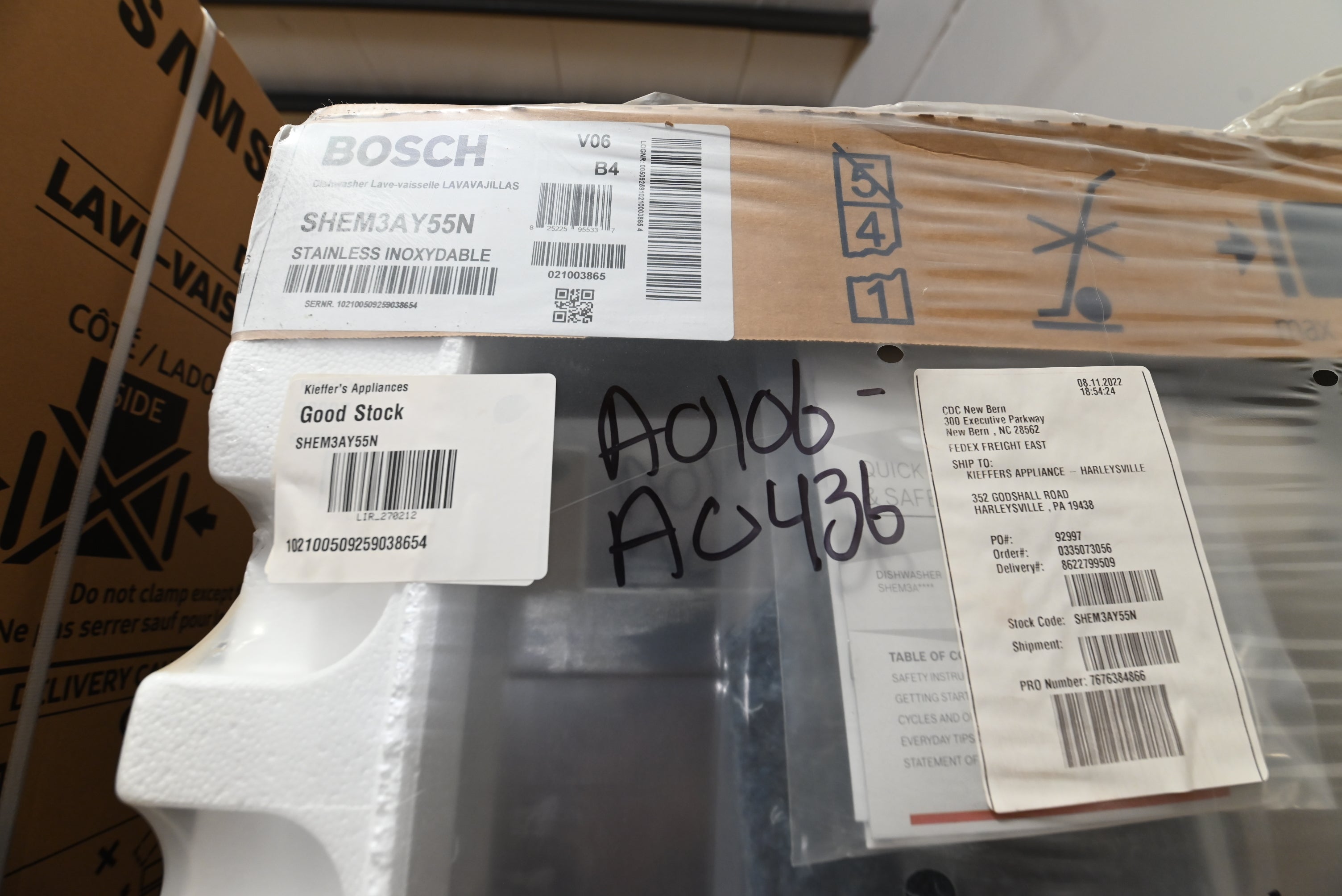 Bosch 100 Series SHEM3AY55N 24" Stainless Steel Dishwasher