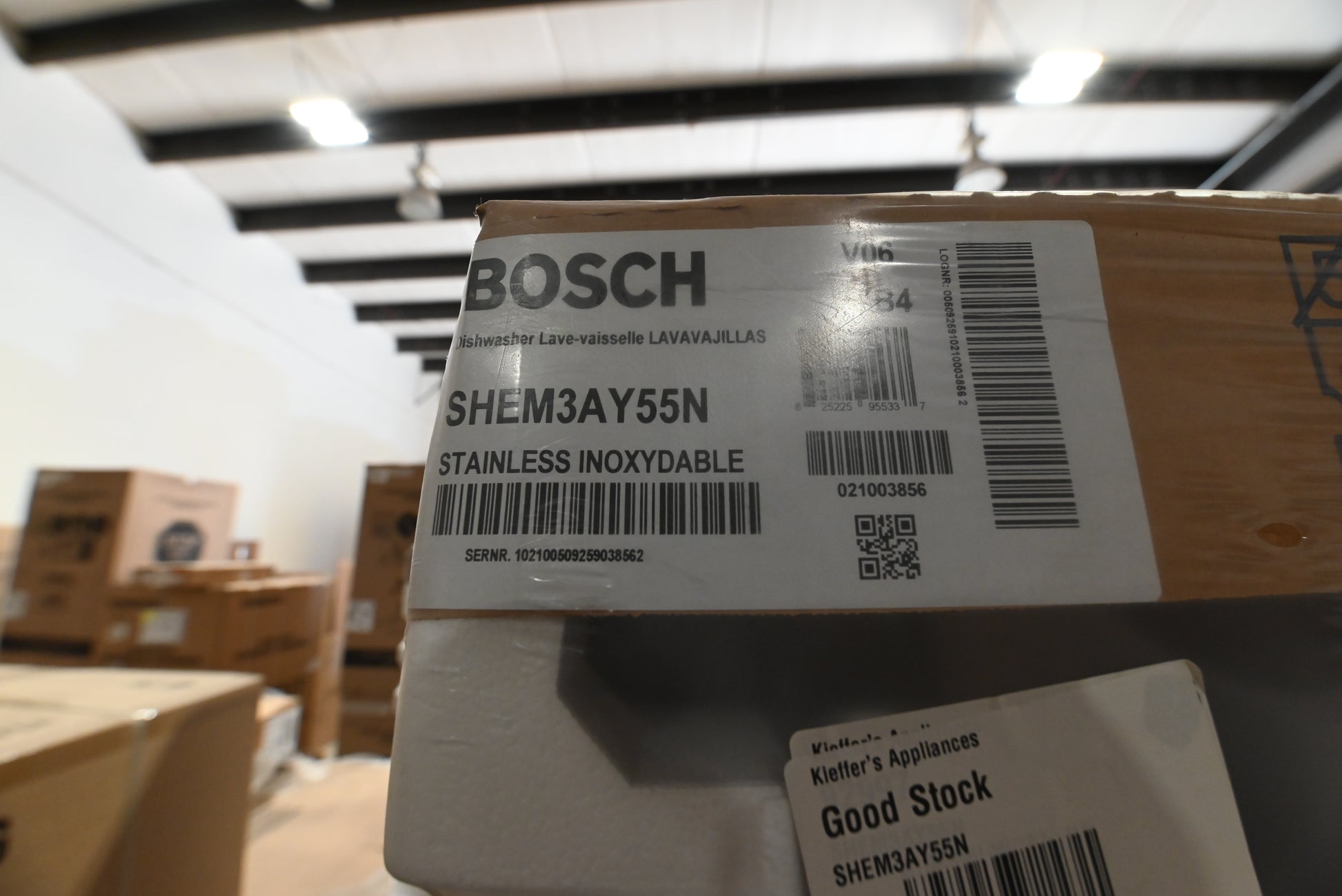 Bosch 100 Series SHEM3AY55N 24" Stainless Steel Dishwasher