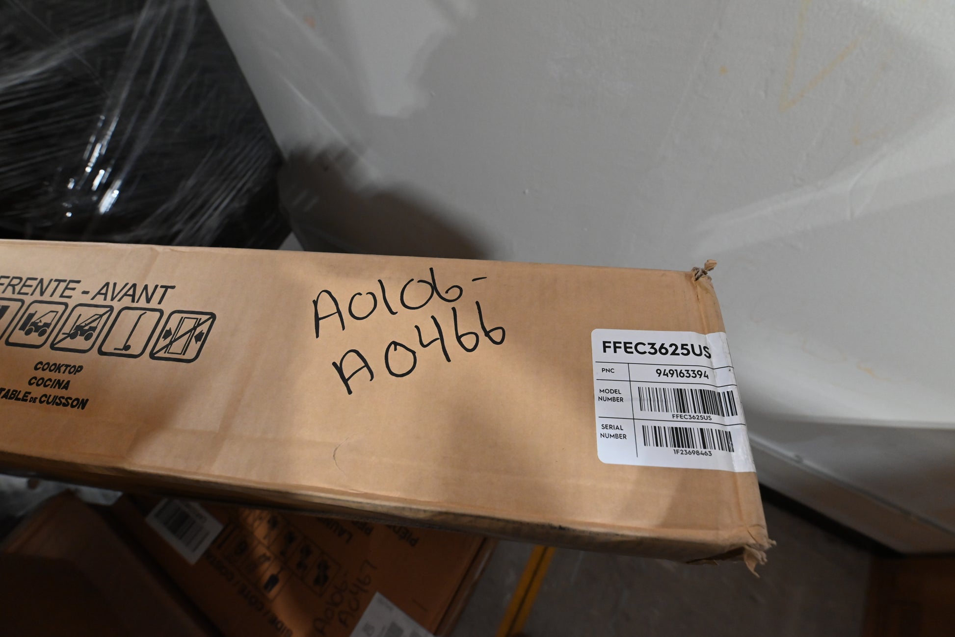 Frigidaire FFEC3625US 36" Black Electric Cooktop