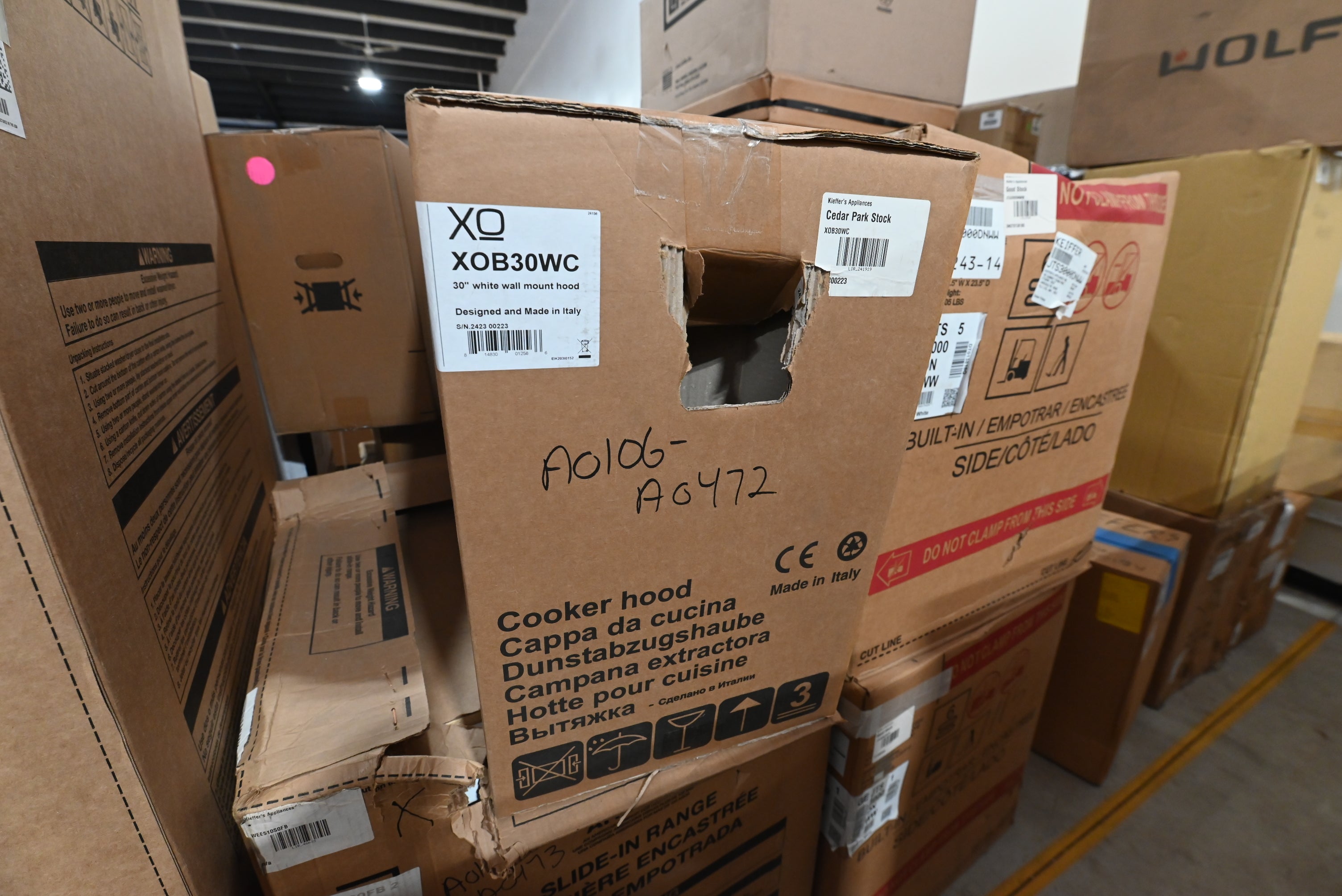 XO XOB30WC 30" White Wall Mount Chimney Range Hood