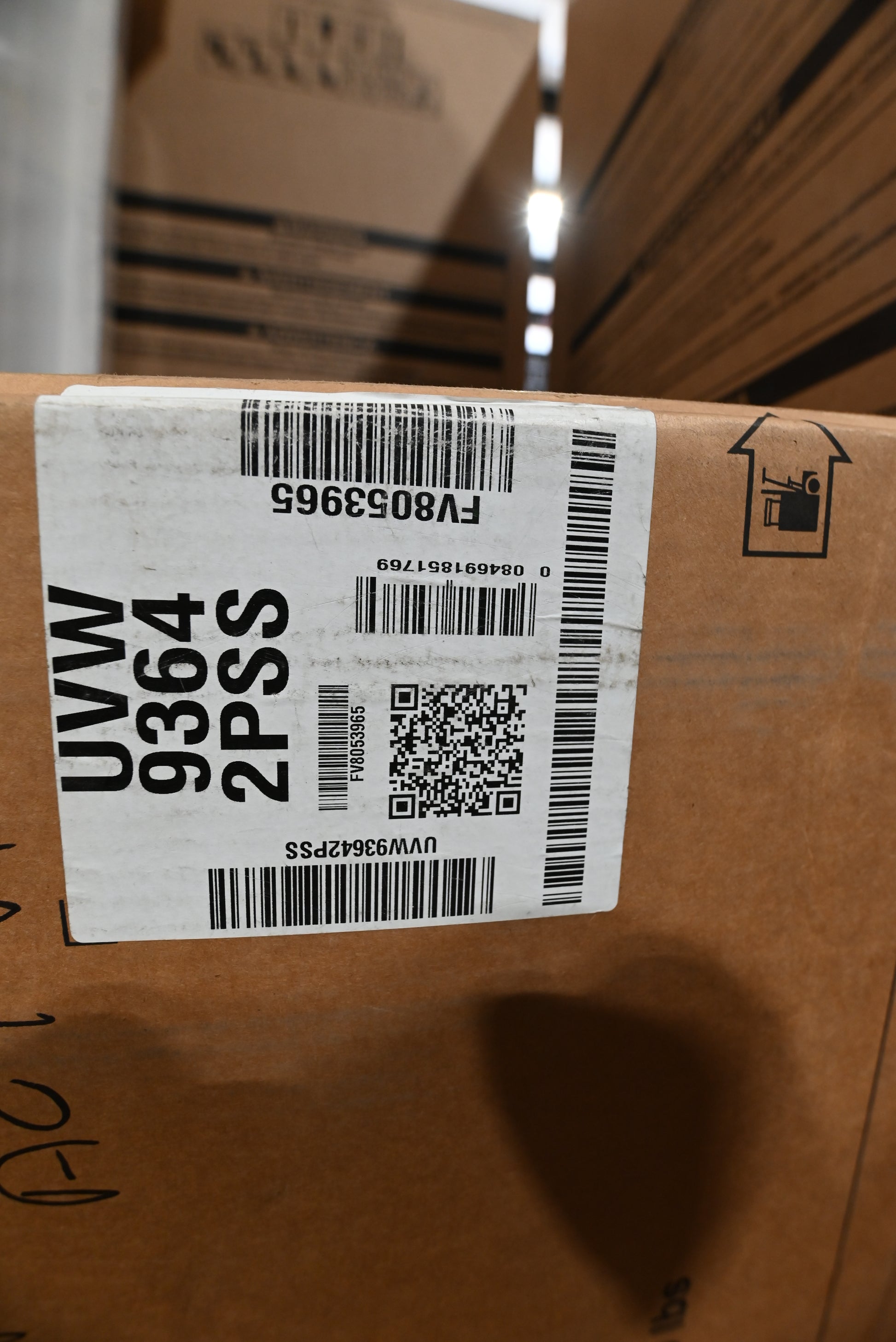 GE UVW93642PSS 36" Stainless Steel Commercial Style Wall Mount Range Hood