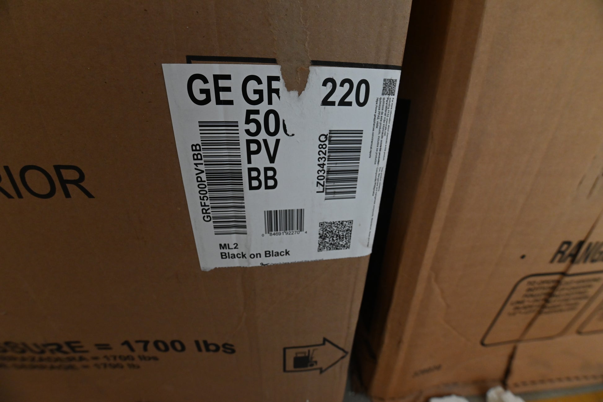 GE 500 Series GRF500PVBB 30" Black Freestanding Smoothtop Electric Range