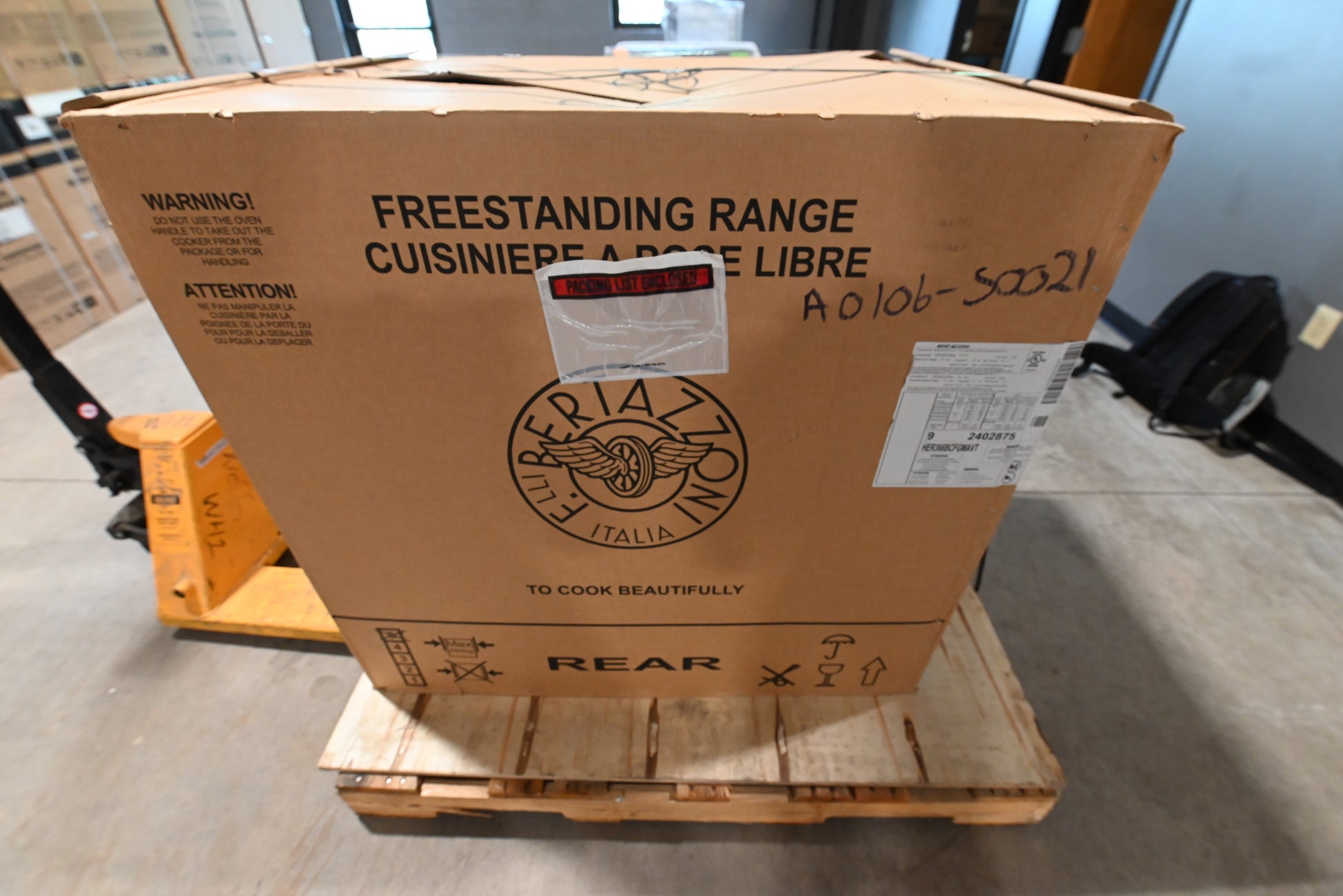 Bertazzoni HER366BCFGMAVT 36" Ivory Freestanding Gas Range