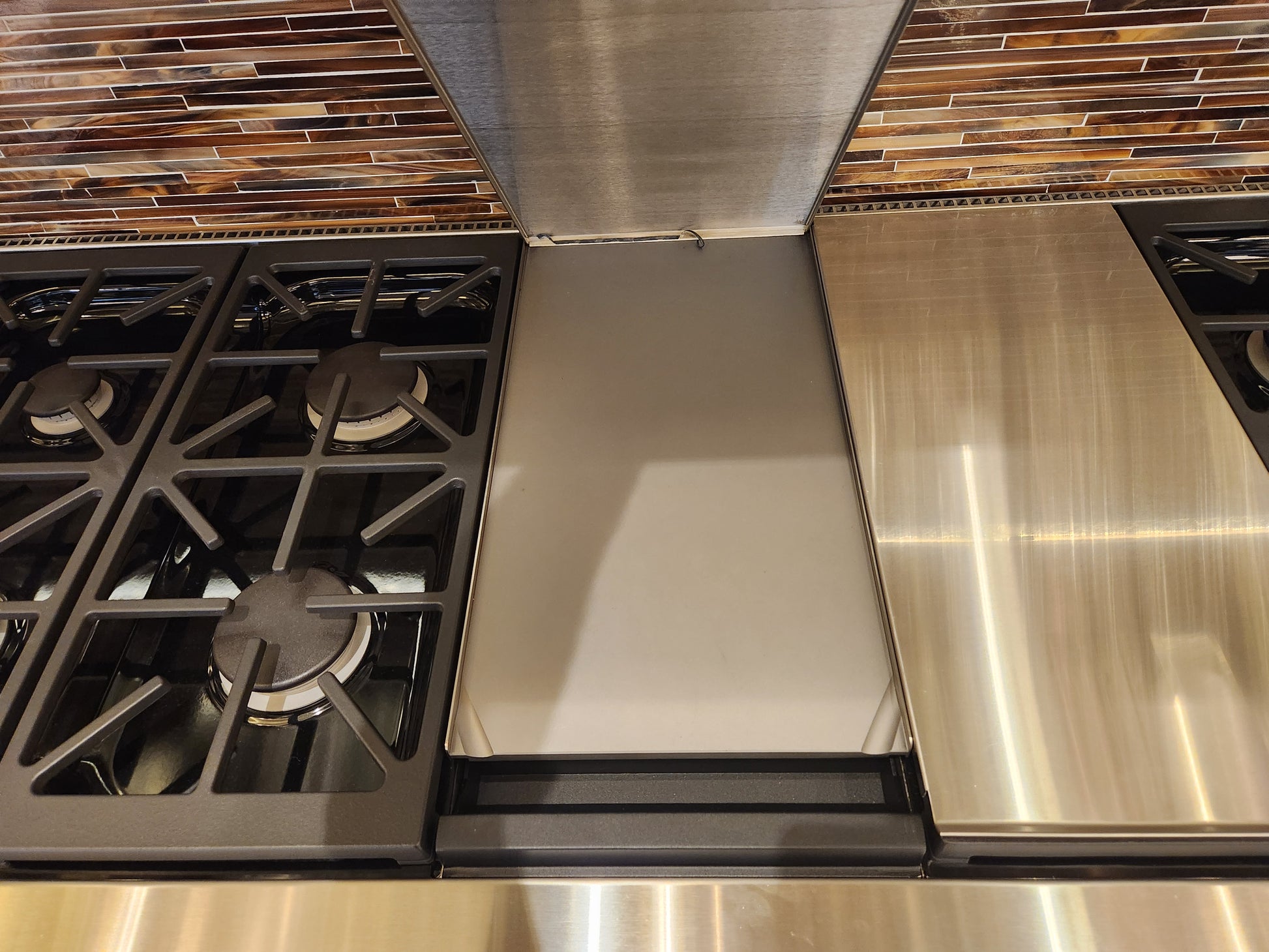 Wolf DF60650CG/S/P 60" Stainless Steel Dual Fuel Smart Freestanding Range with Griddle and Grill