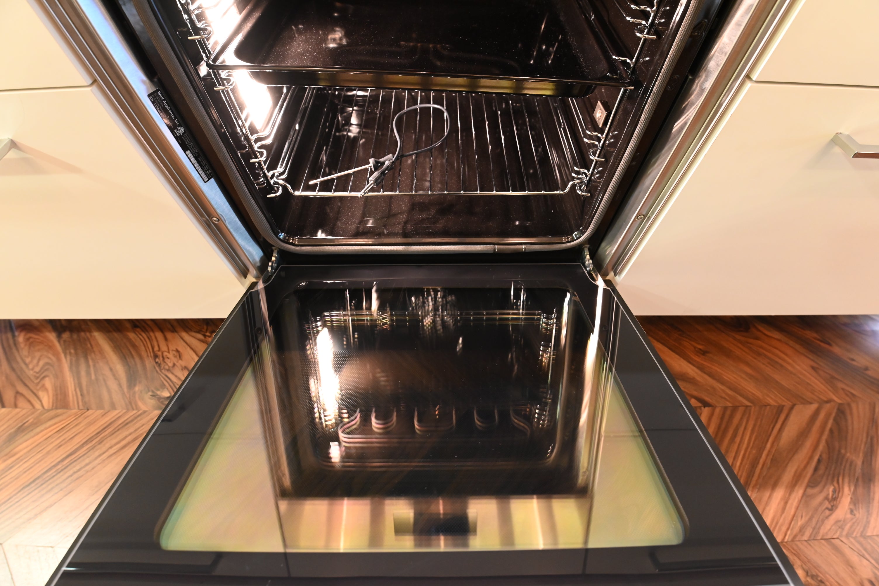 Wolf SO24TE/S/TH 24" Stainless Steel Electric Single Wall Oven