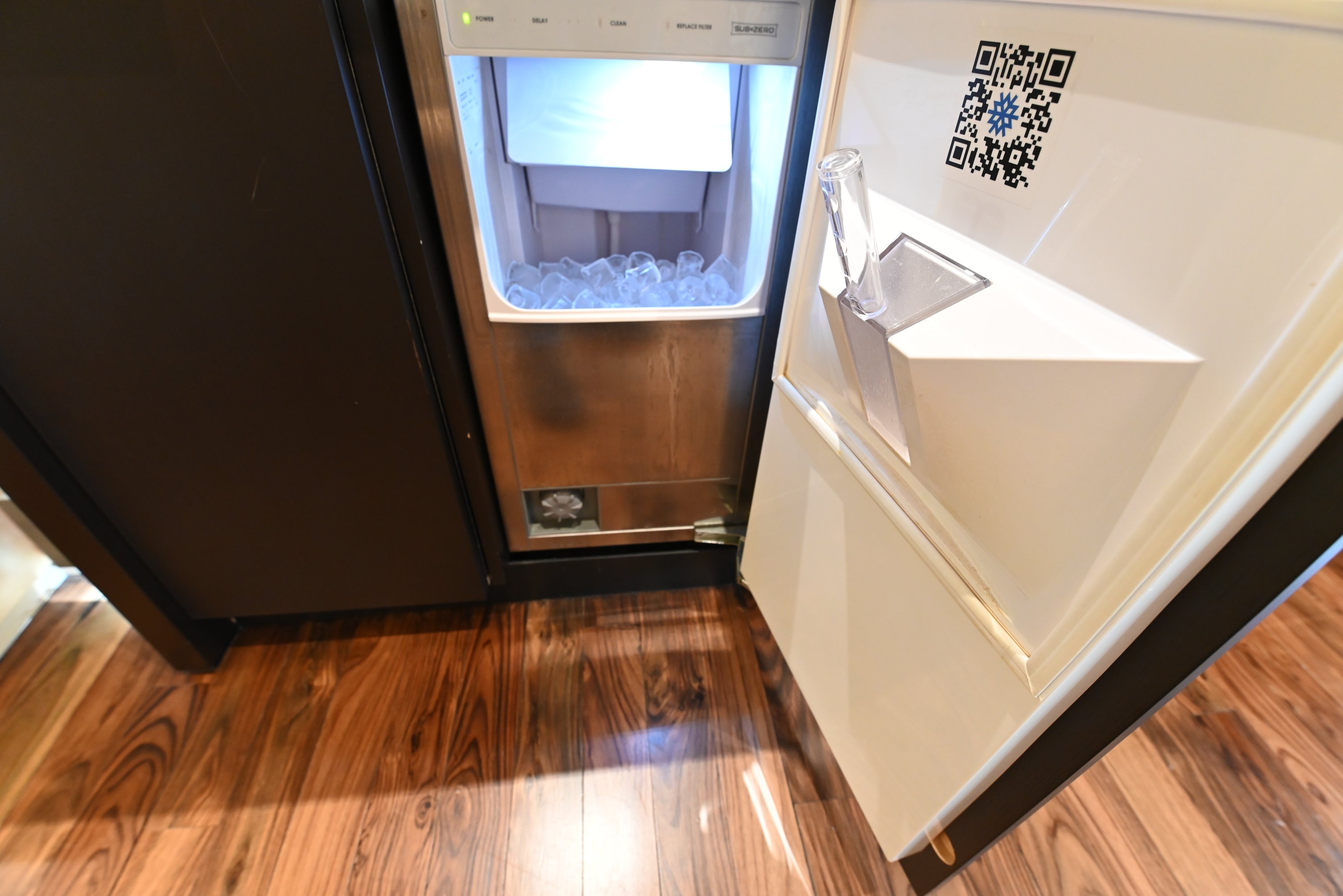 Sub-Zero Certified UC-15IP 15" Panel Ready Ice Maker