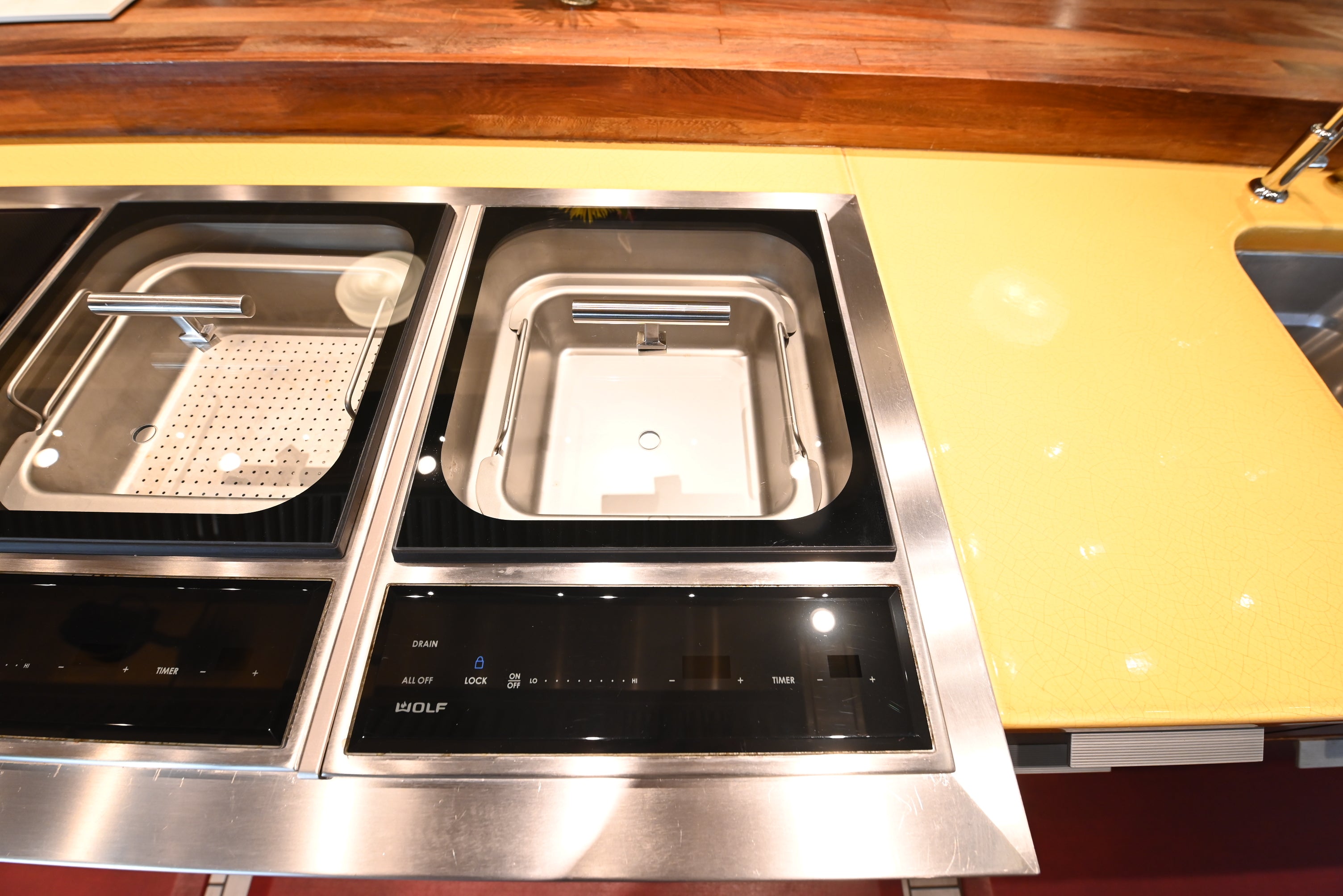 Wolf Certified SM15TF/S 15" Stainless Steel Electric Transitional Steamer