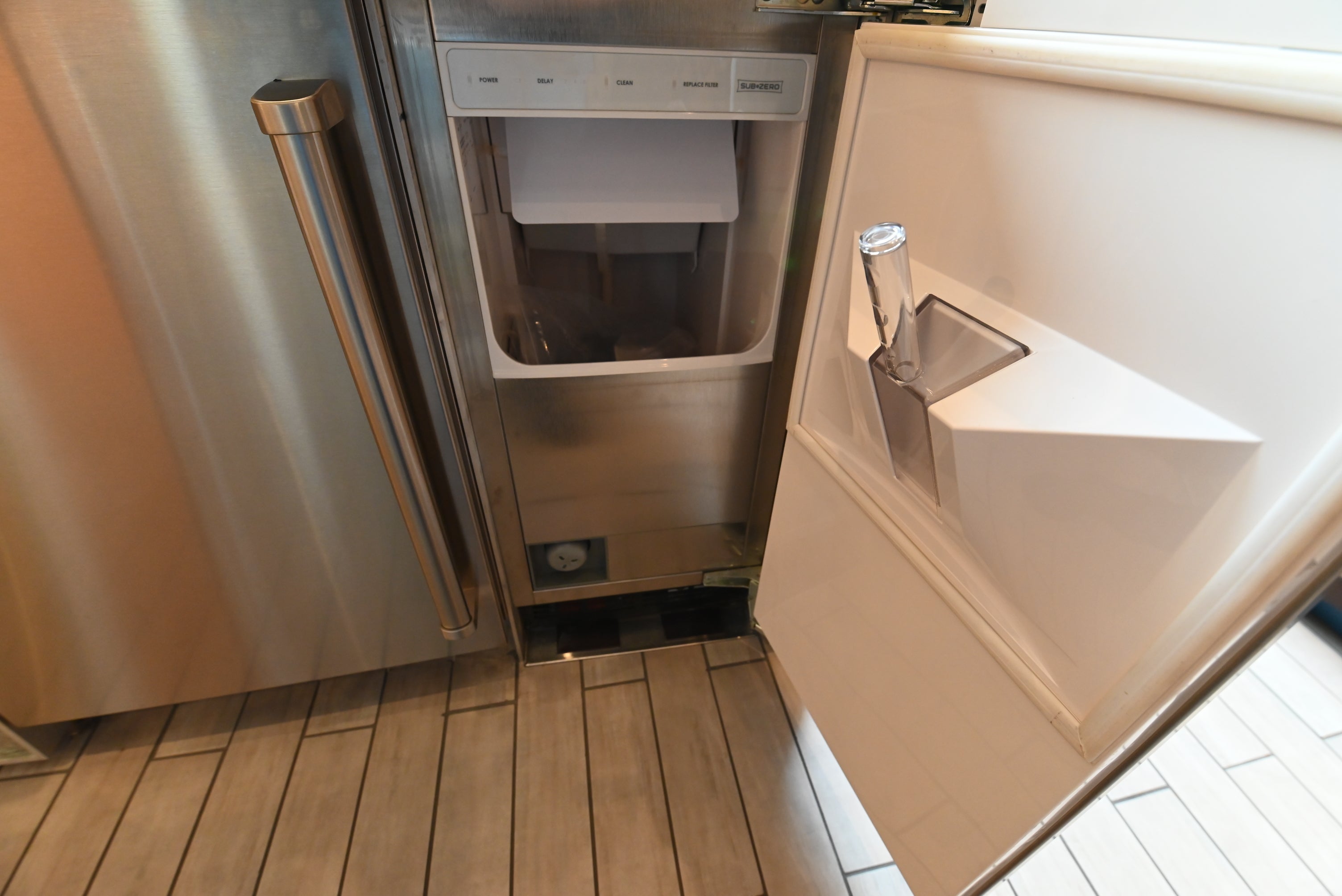 Sub-Zero Certified UC-15I 15" Stainless Steel Ice Maker