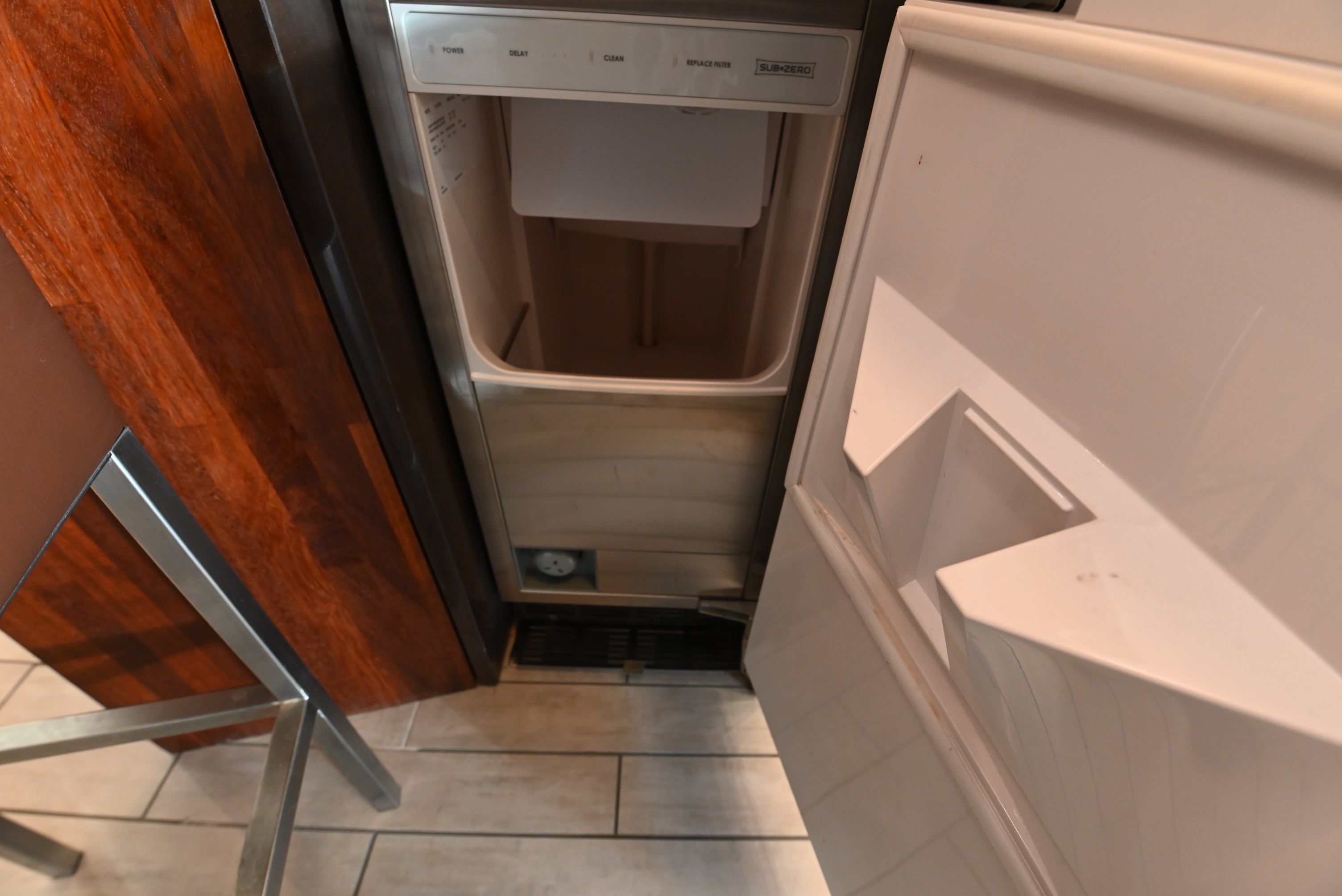 Sub-Zero Certified UC-15IPO 15" Panel Ready Outdoor Ice Maker