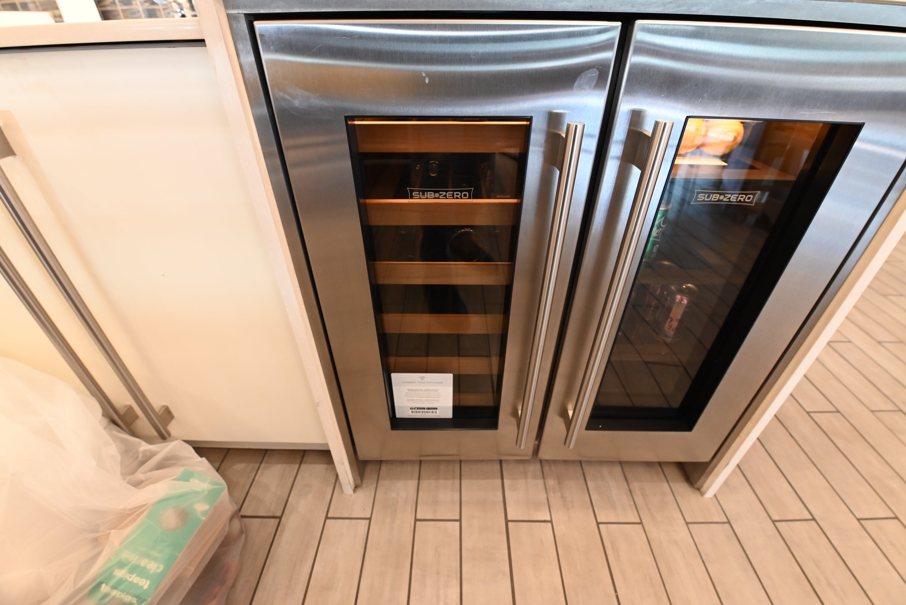 Sub-Zero Certified DEU1550W/L 15" Stainless Steel Paneled Single Zone Wine Cooler