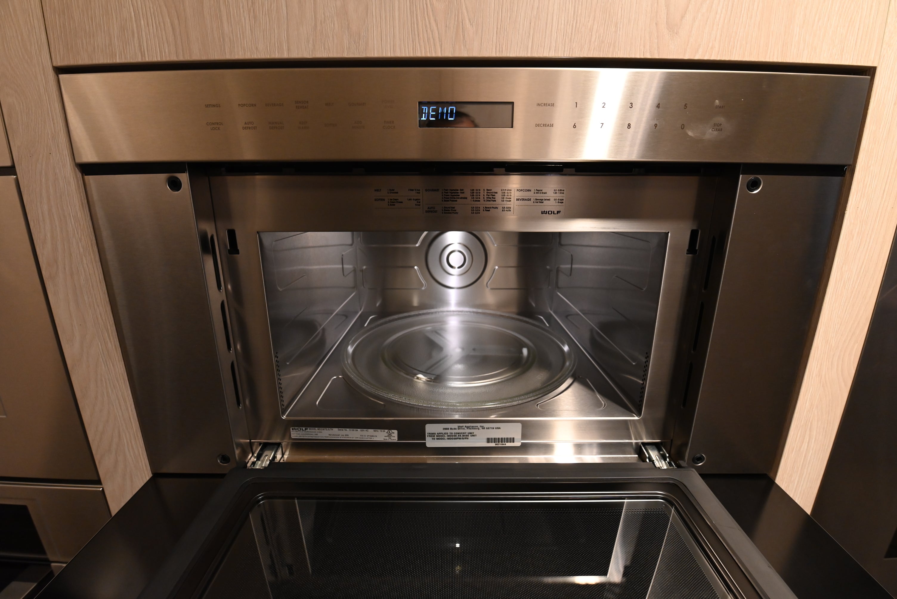 Wolf Certified MDD30TE/S/TH 30" Stainless Steel Microwave Oven